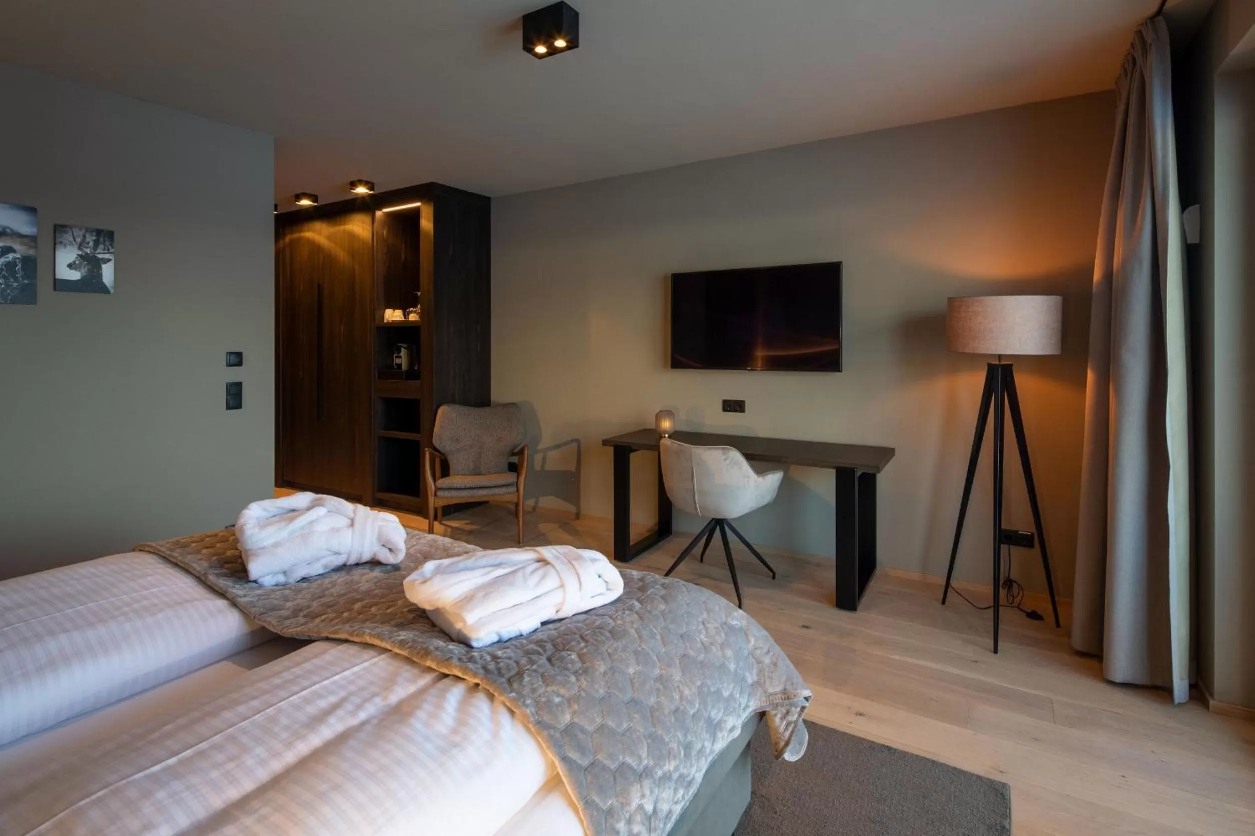 Photo of the whole room, Bed in APART Resort Westendorf