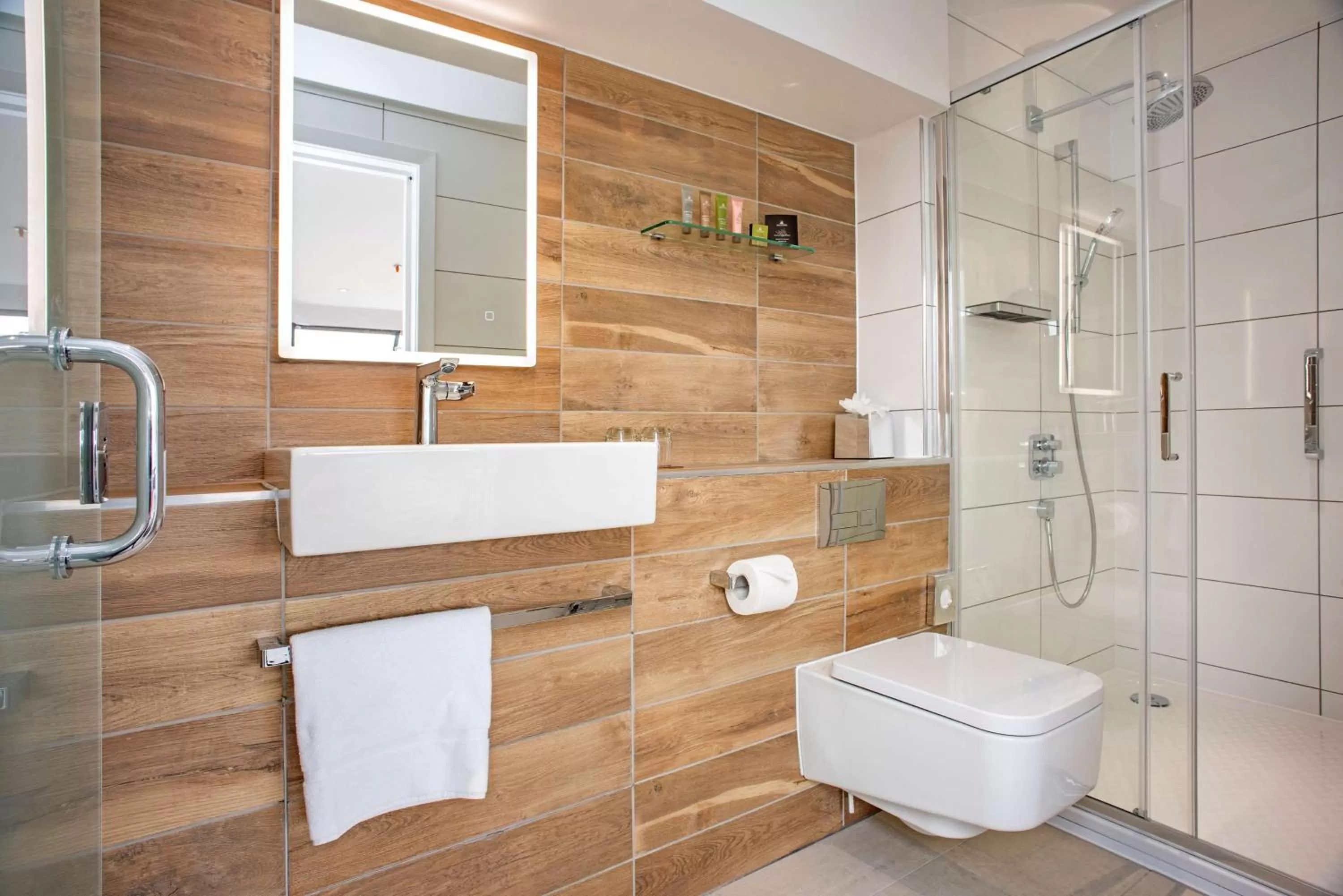 Photo of the whole room in Ten Hill Place