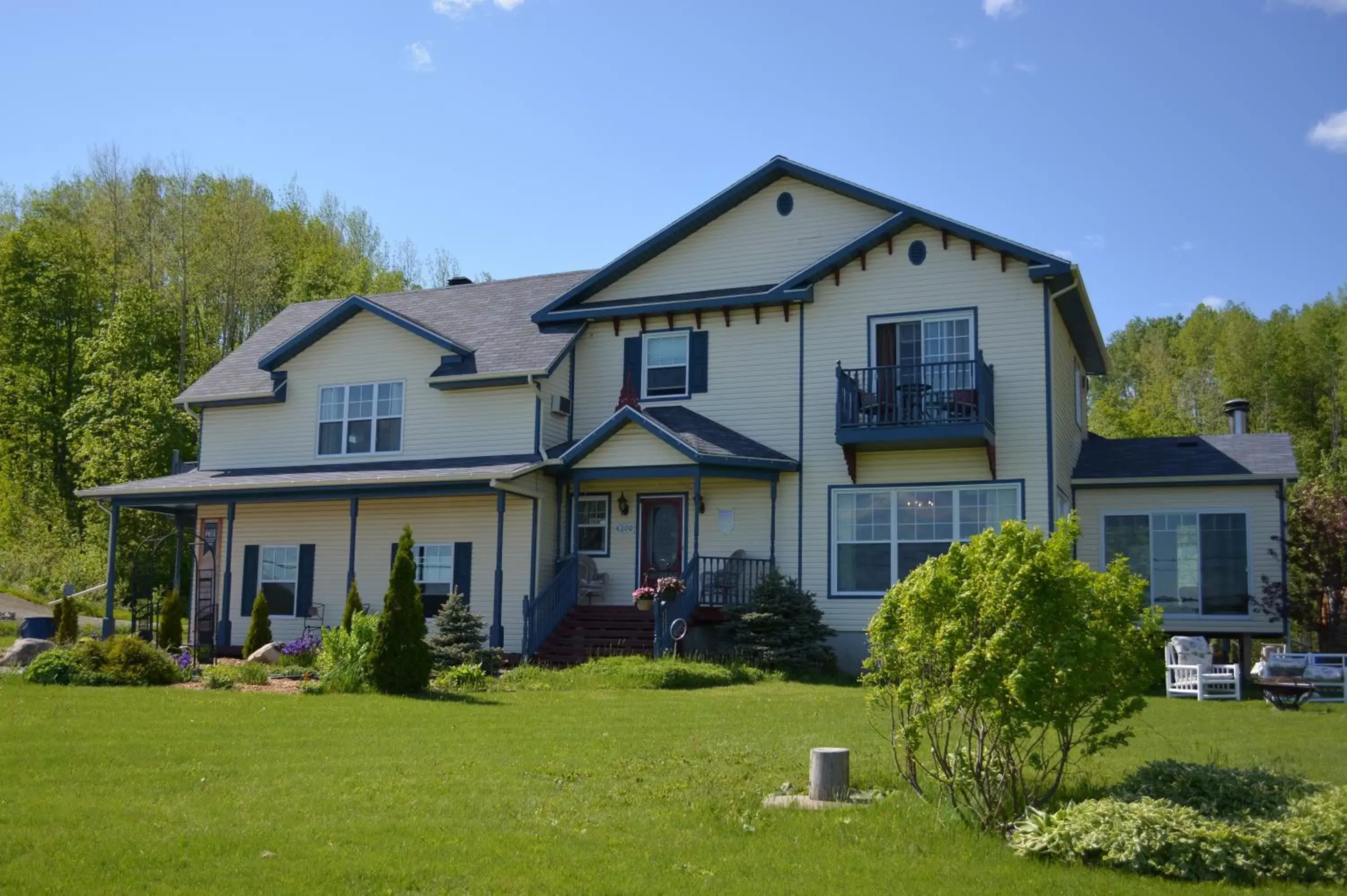 Facade/entrance, Property Building in Domaine de la Baie, Les Suites