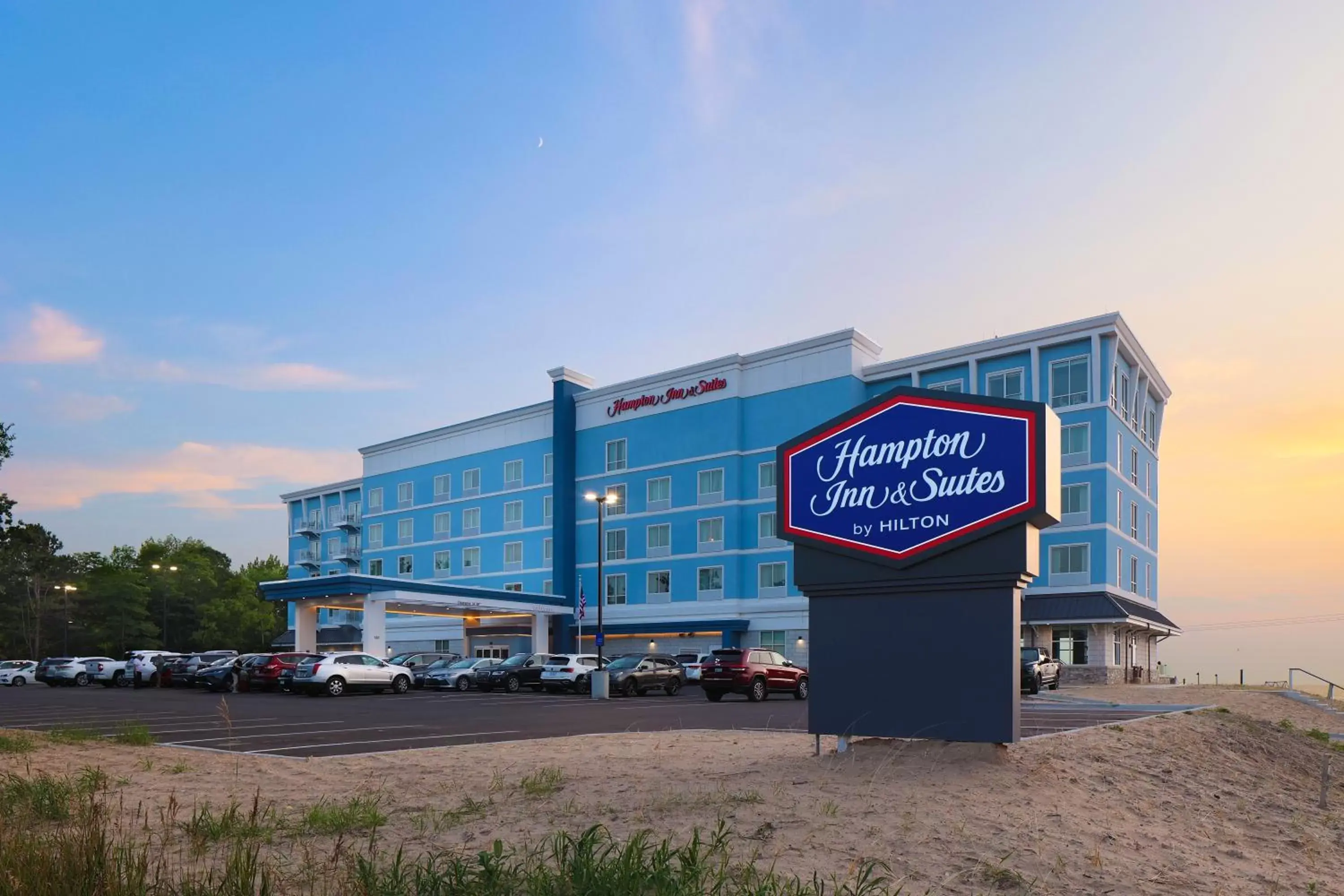 Property Building in Hampton Inn & Suites Manistee, Mi