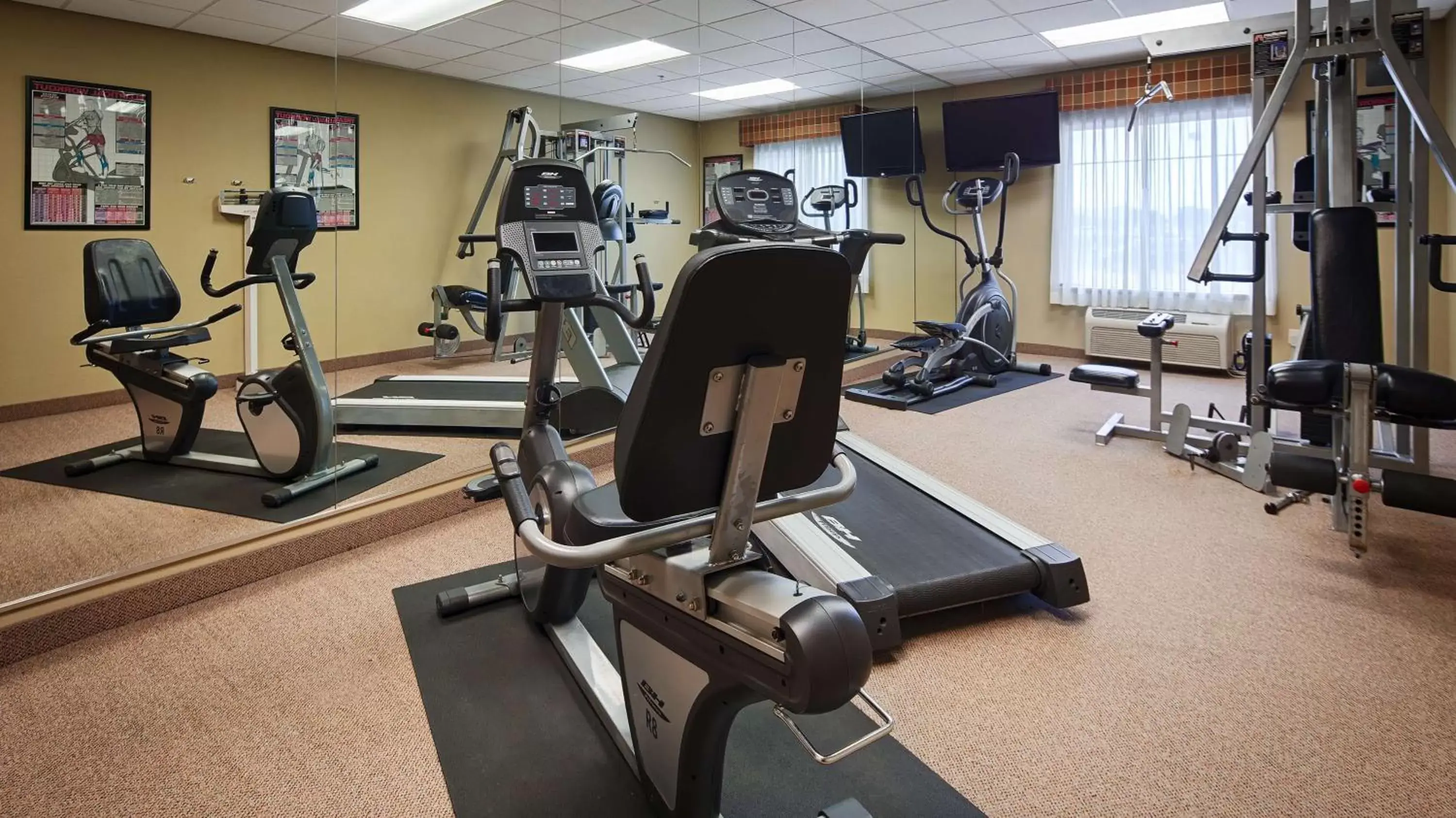 Fitness centre/facilities in Best Western Plus Katy Inn and Suites
