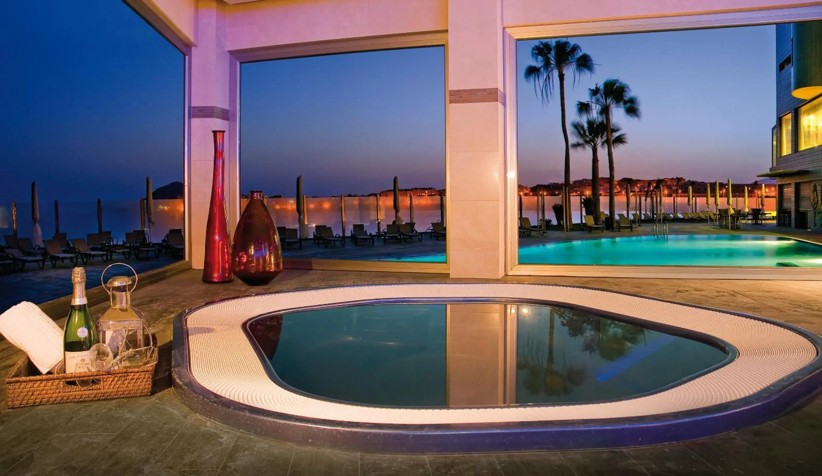 Hot Tub, Swimming Pool in Kn Hotel Arenas del Mar Adults Only