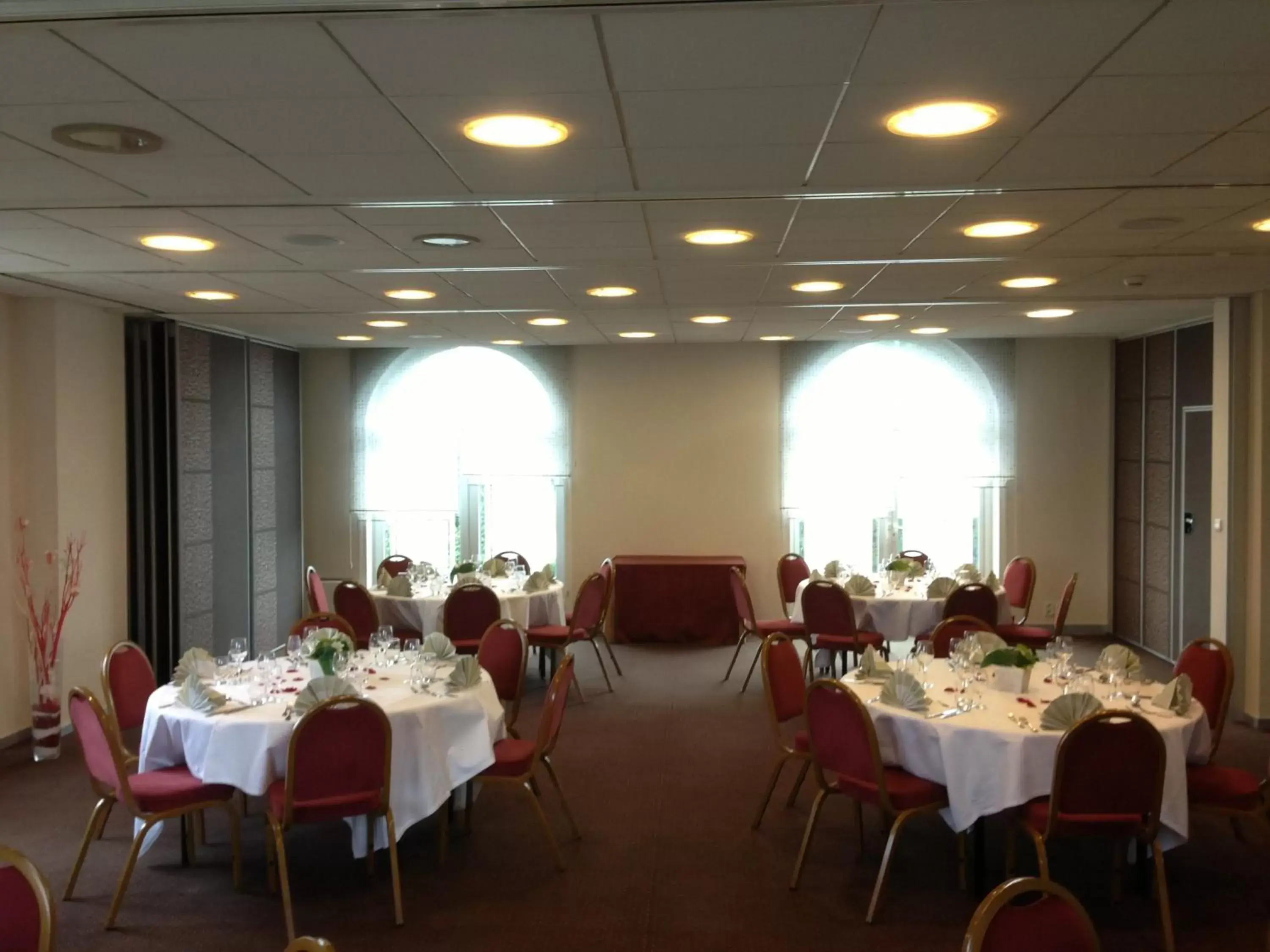 Banquet/Function facilities, Restaurant/Places to Eat in LOGIS Hotel l'Escargotière Dijon Sud - Chenove