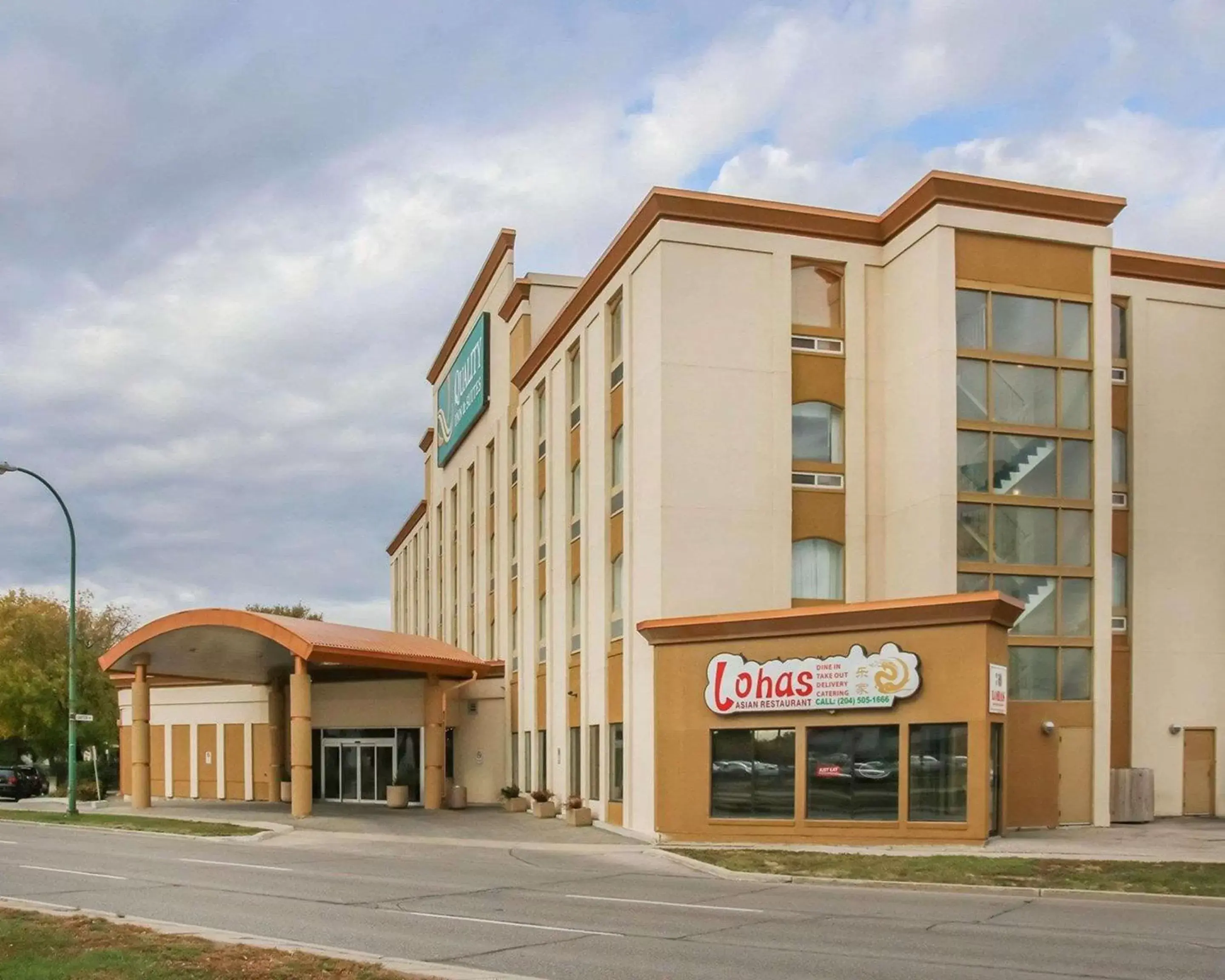 Property Building in Quality Inn & Suites Winnipeg