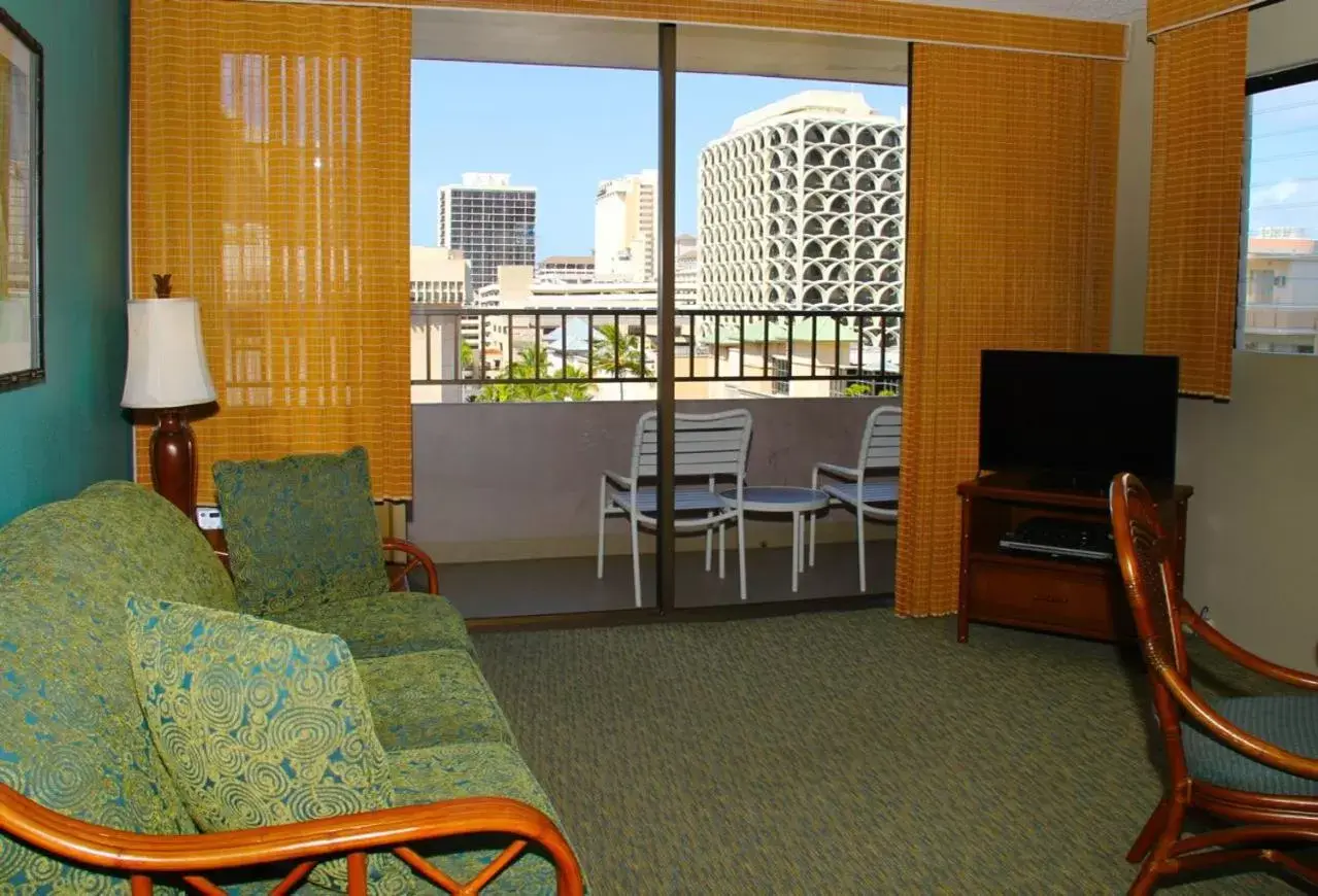 Living room, Seating Area in Royal Kuhio Resort