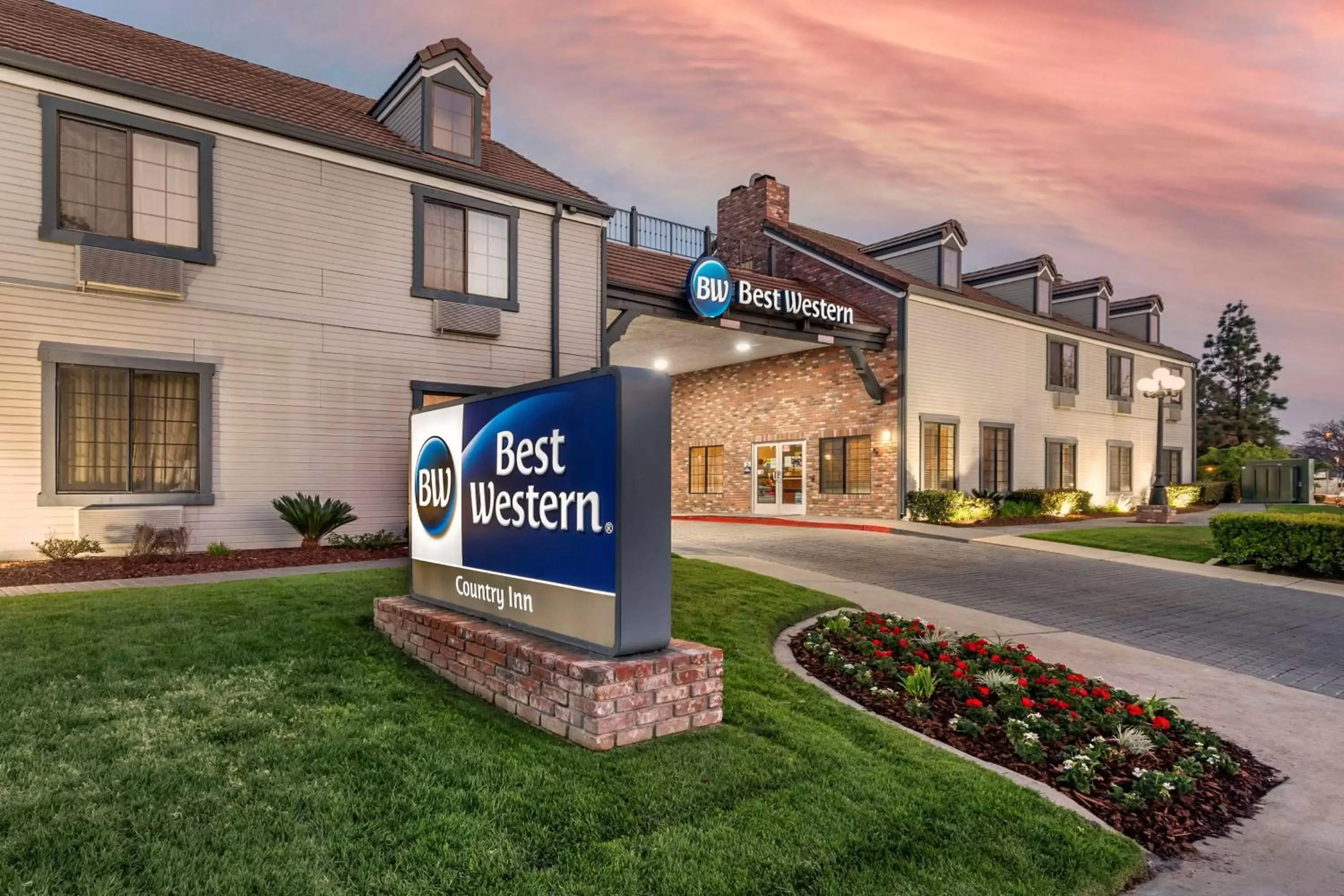 Property Building in Best Western Country Inn Temecula
