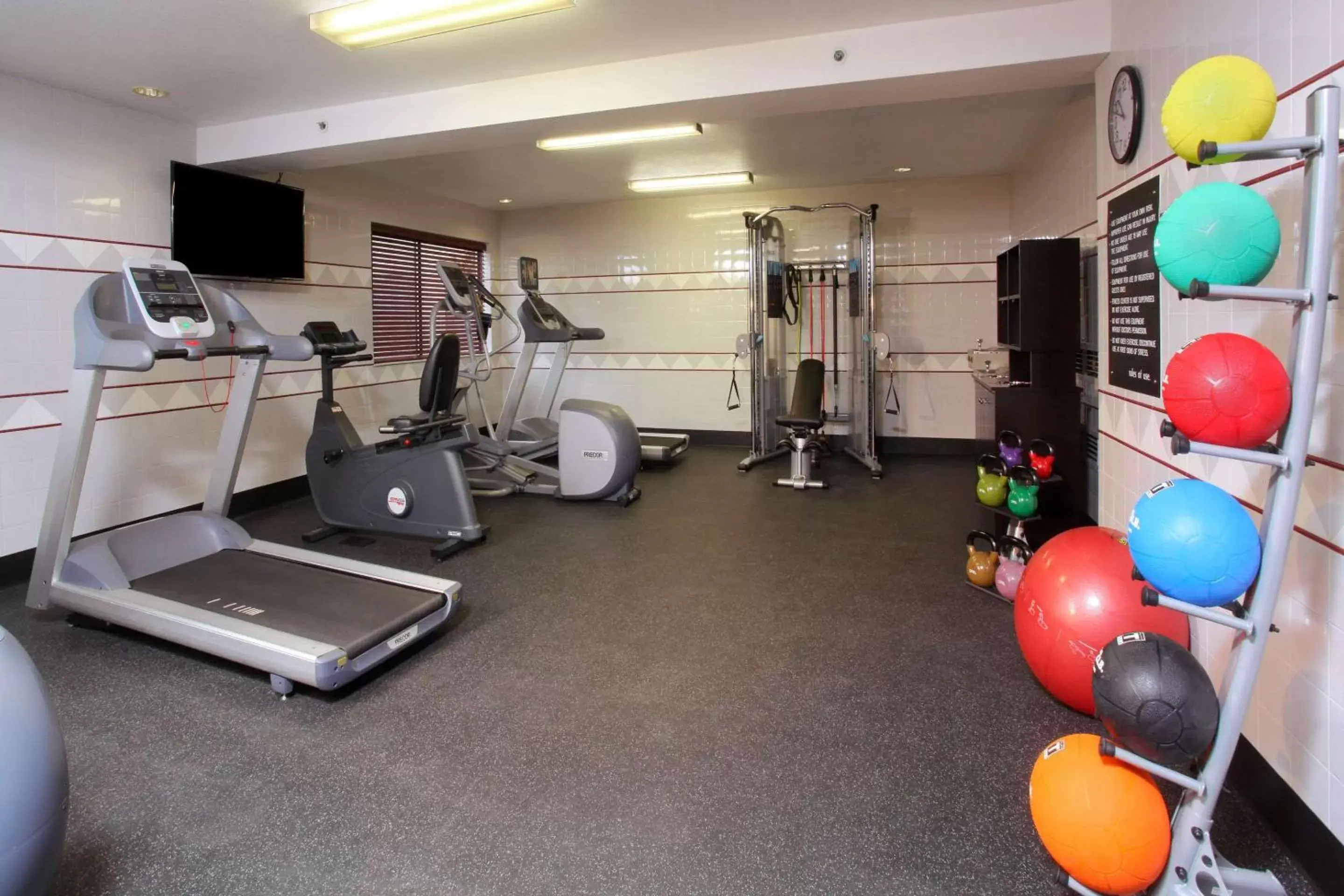 Fitness centre/facilities in Quality Inn Oakwood Fitness centre/facilities in Quality Inn Oakwood