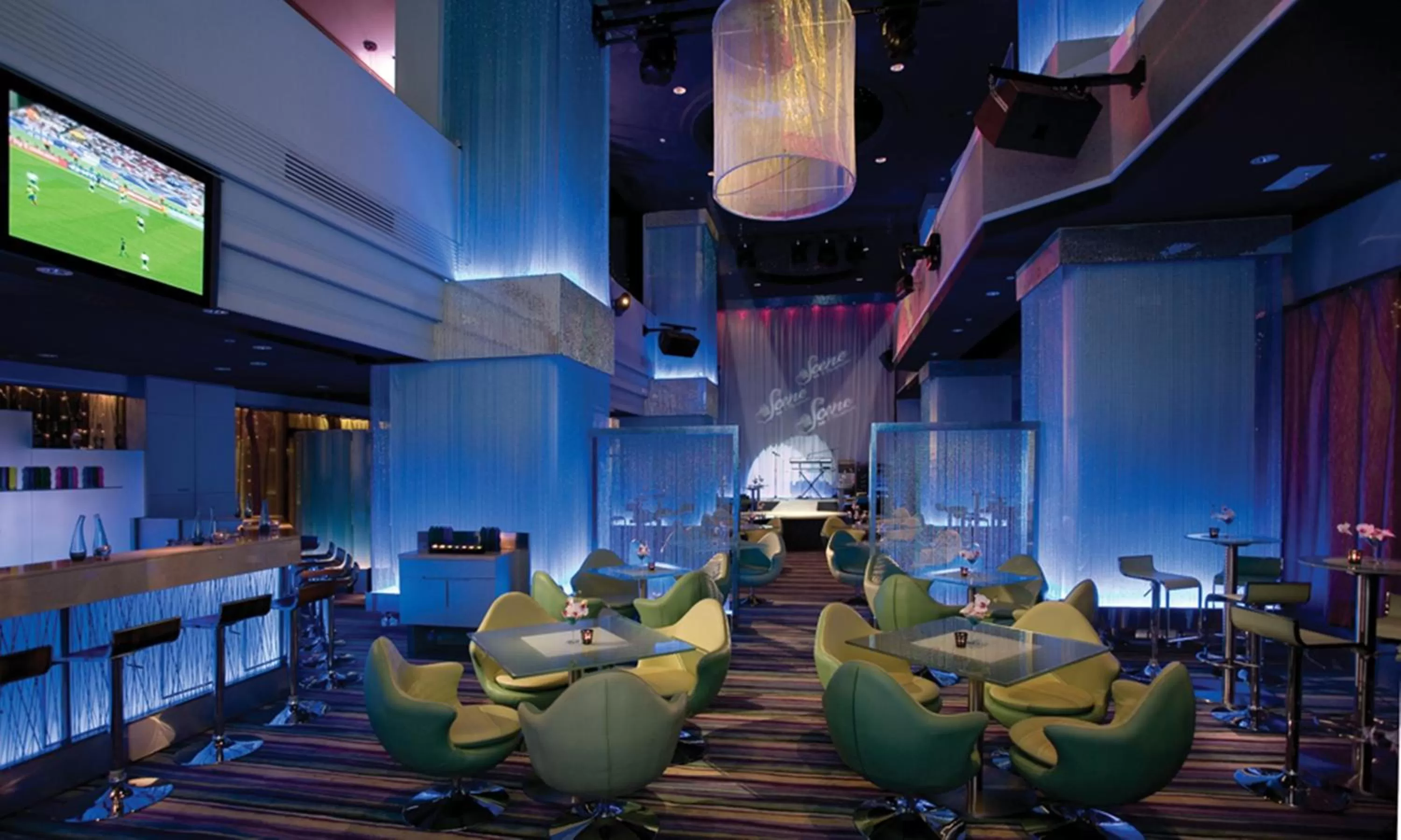 Restaurant/places to eat in Regal Riverside Hotel