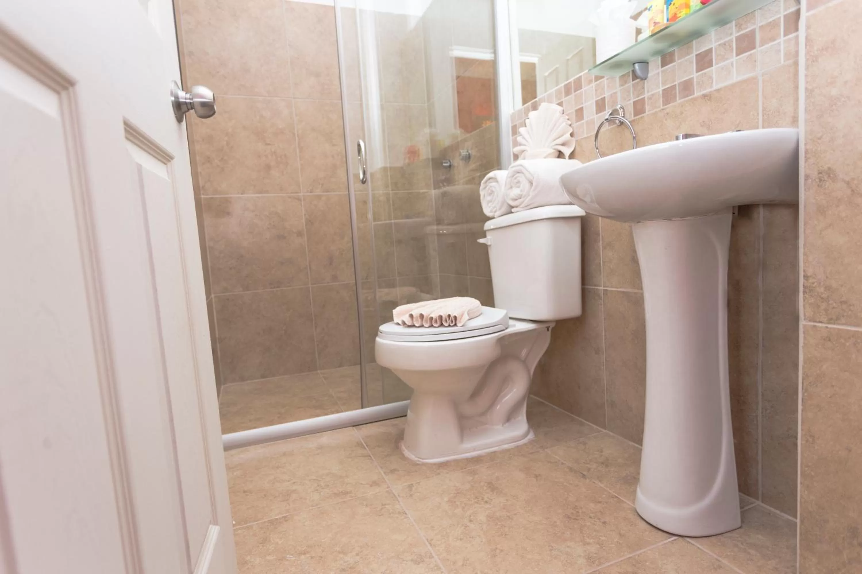 Bathroom in 5ta AVENIDA Alma y Mar APART HOTEL by BFH