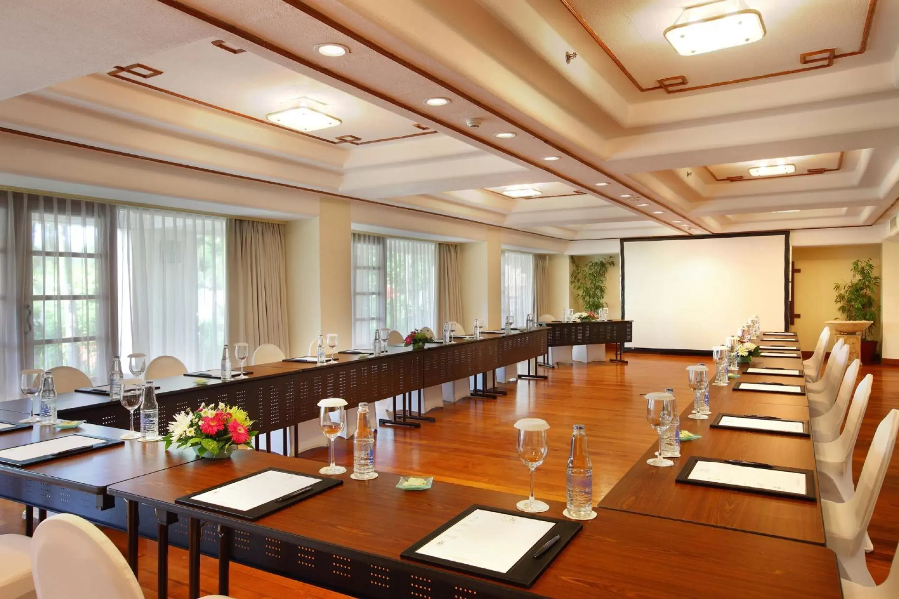 Business facilities in Nusa Dua Beach Hotel & Spa, Bali