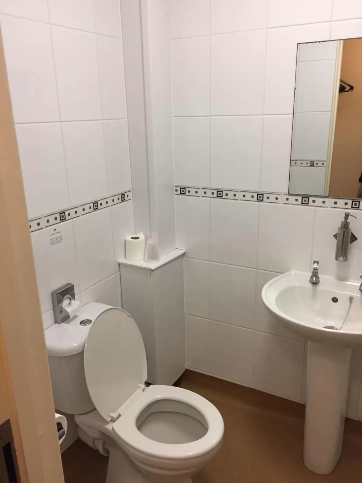 Bathroom in The Black Bull Inn