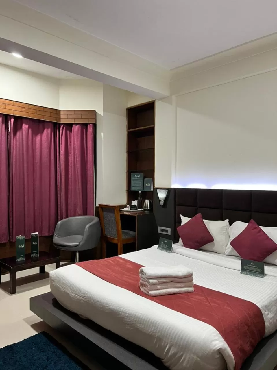 Bed in Muscatel Yavachi - 400 Mts from MG Marg