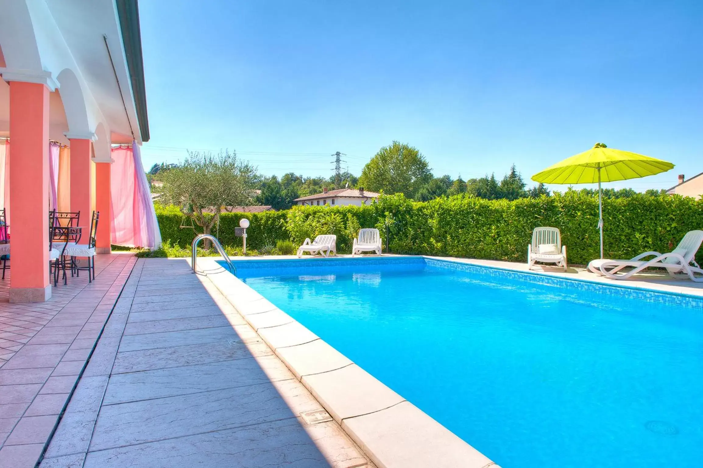 Swimming Pool in B&B Villa Gloriana