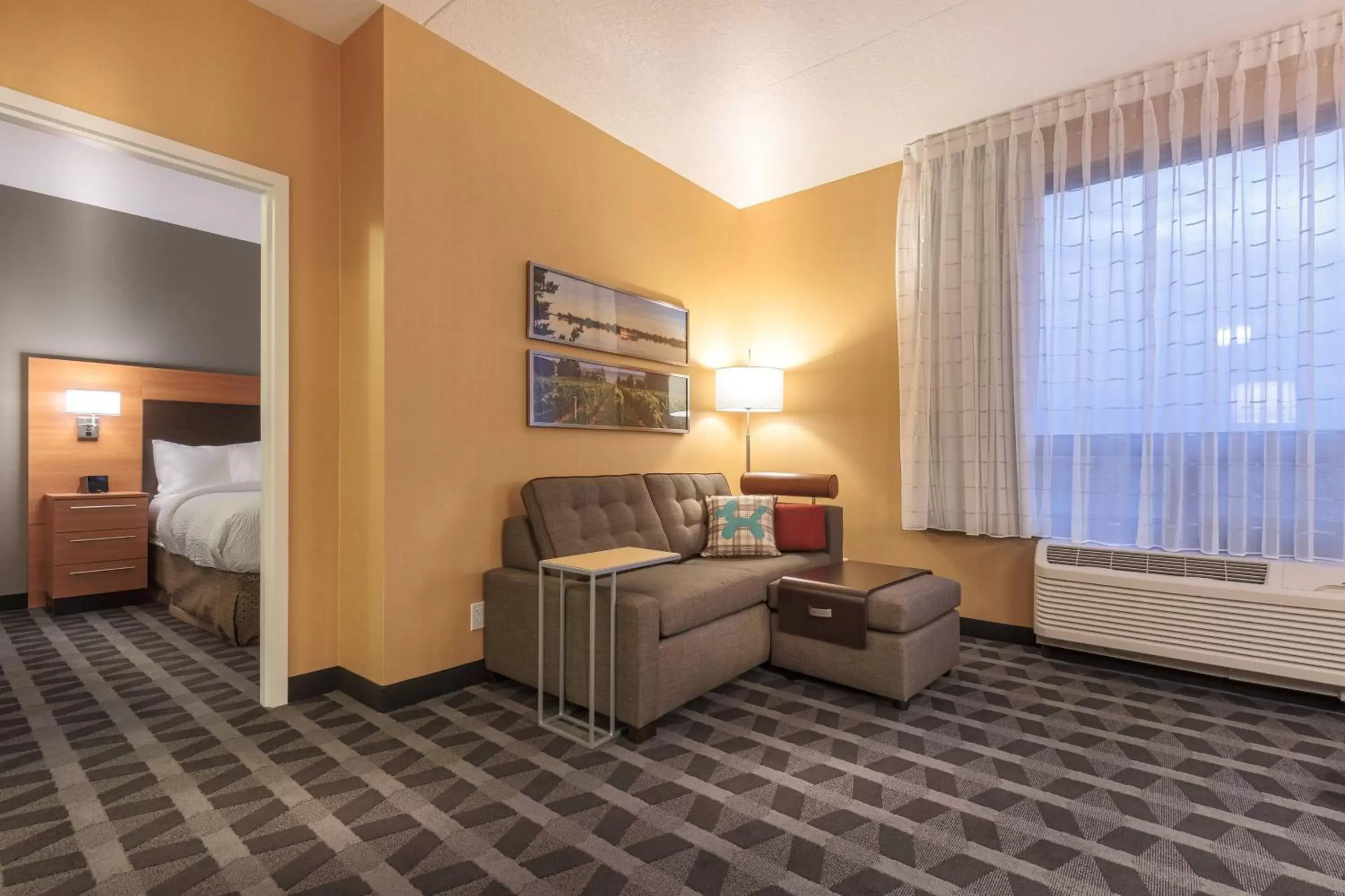 Living room, Seating Area in TownePlace Suites by Marriott Belleville