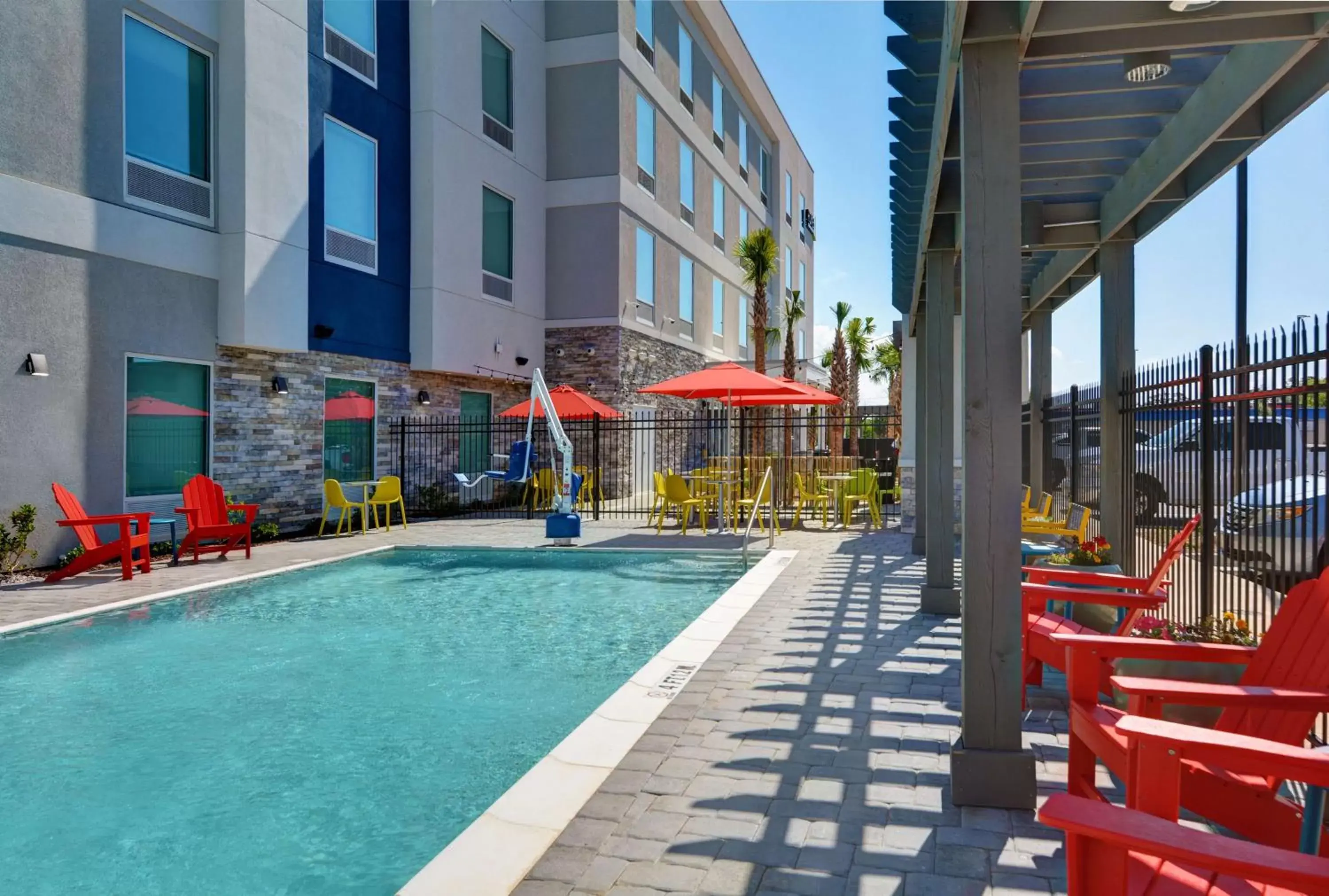 Property building, Swimming Pool in Home2 Suites By Hilton Panama City Beach, Fl