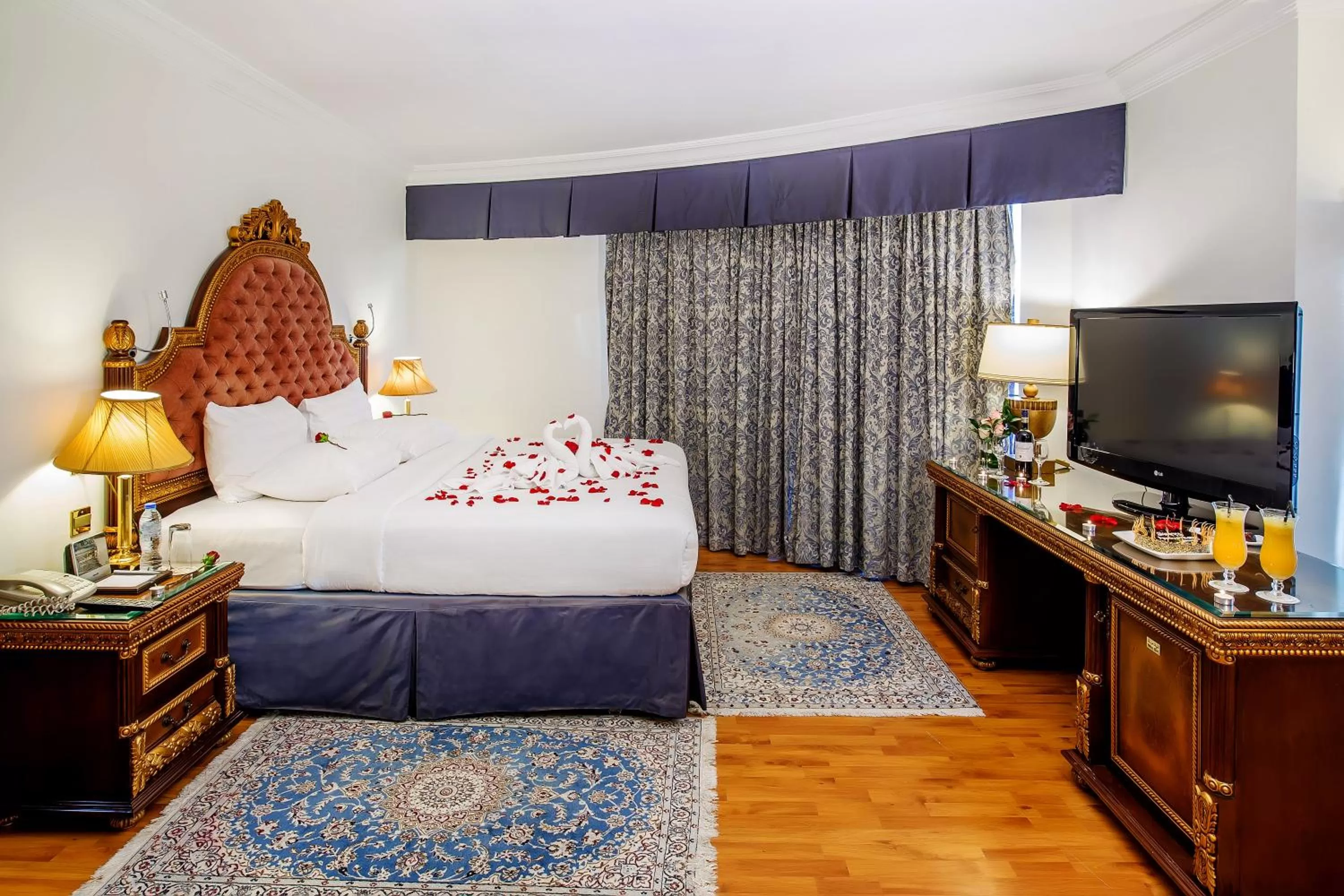 Bedroom, Bed in Grand Excelsior Hotel Bur Dubai