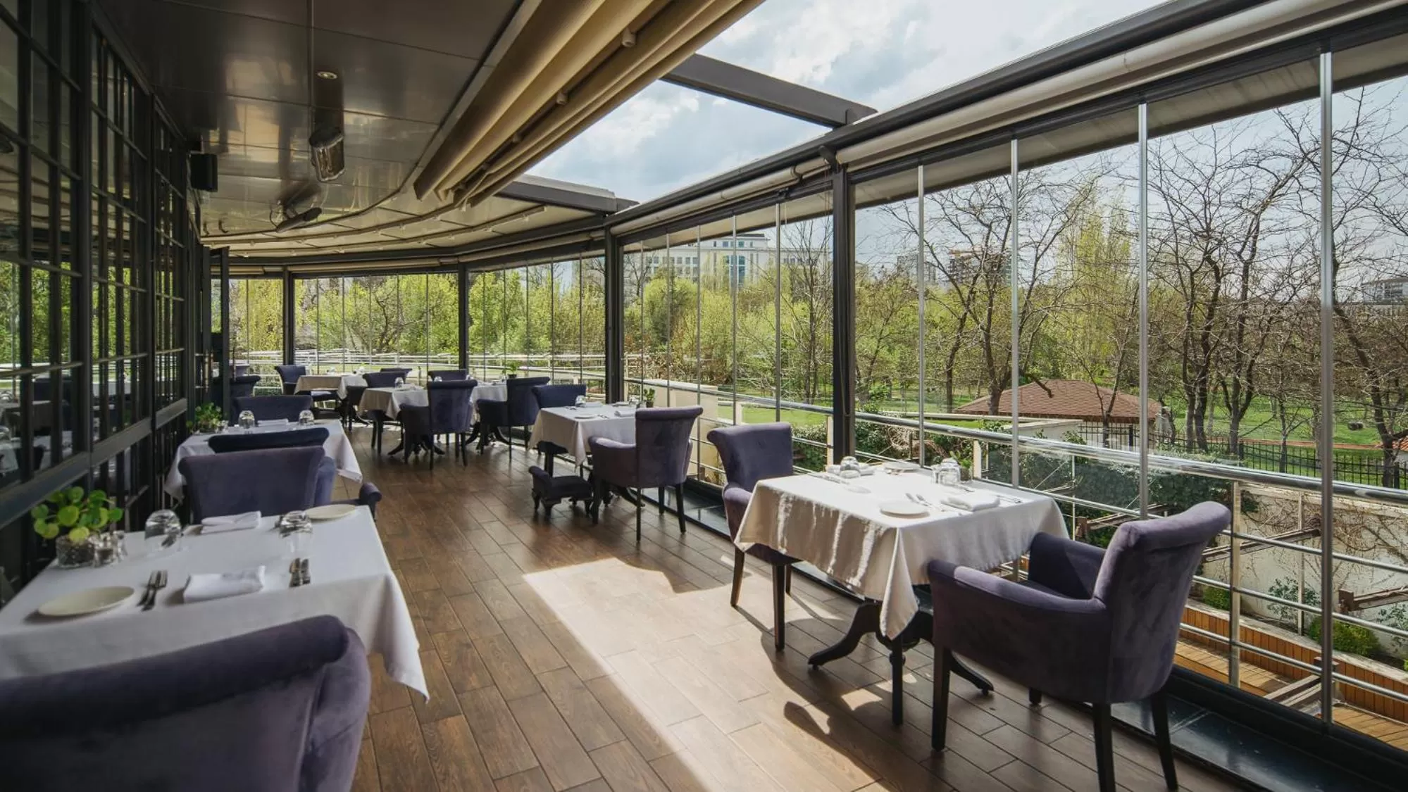 Restaurant/places to eat in Wyndham Ankara