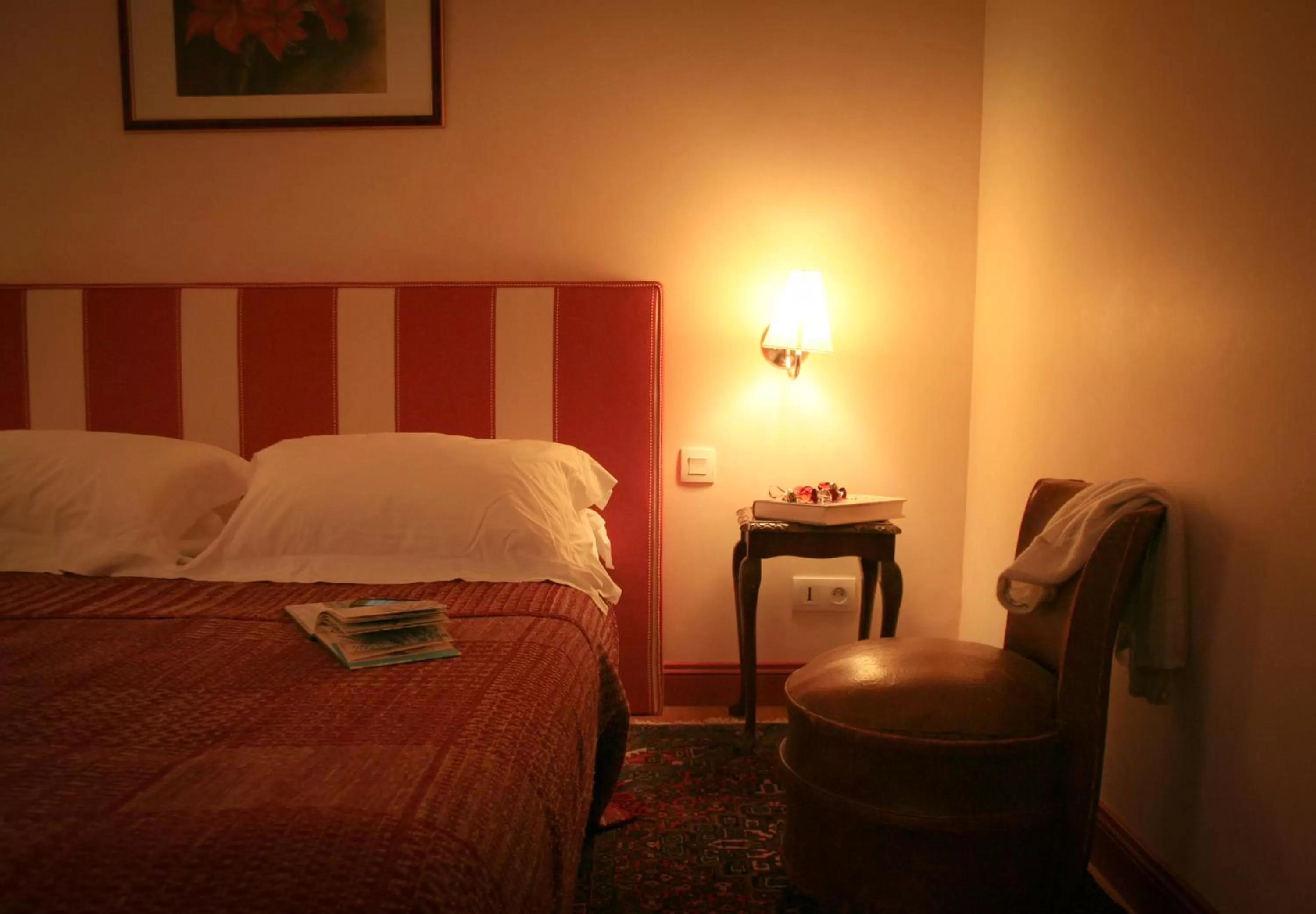 Bed in Relais Hôtelier Douce France