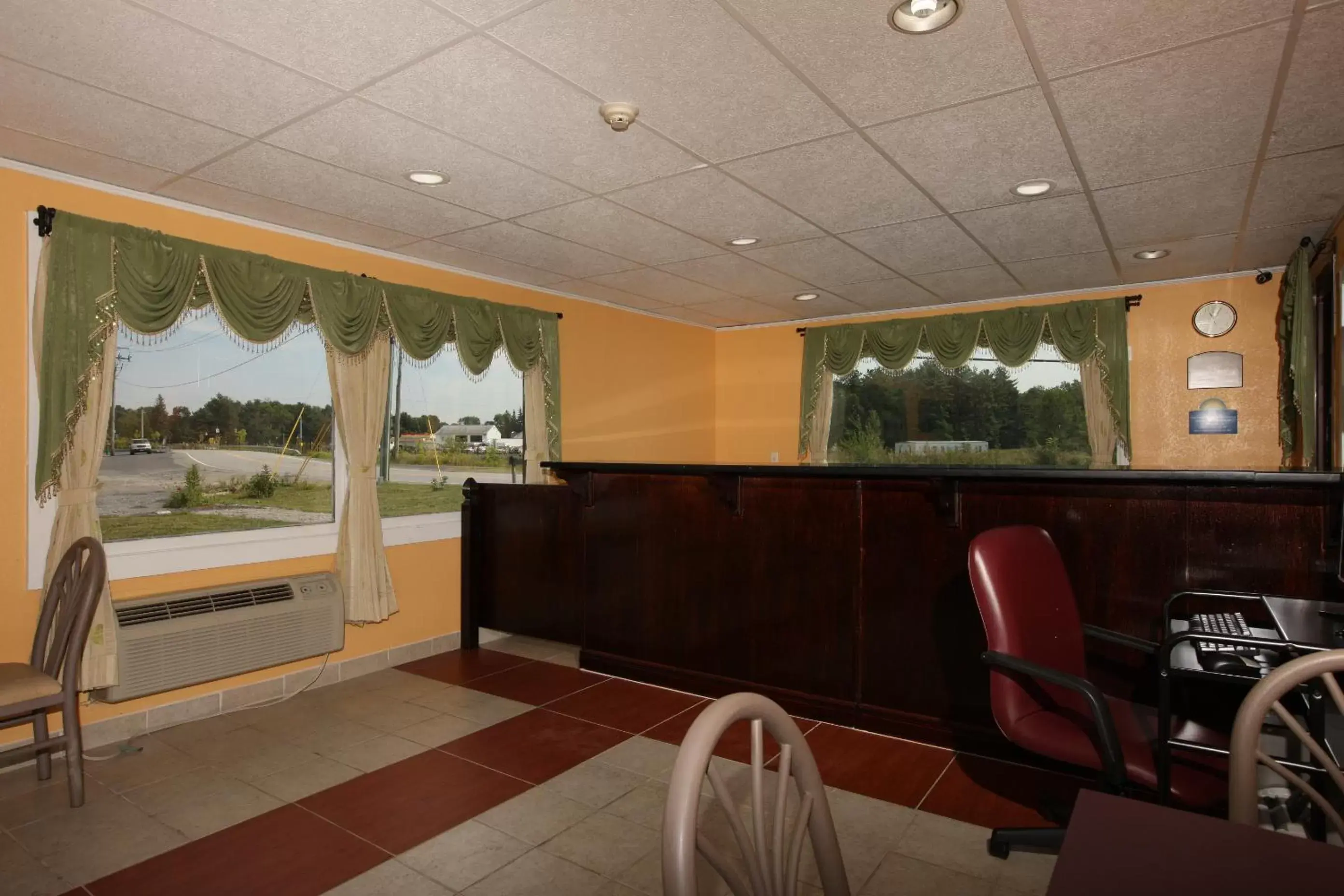 Lobby or reception in Days Inn by Wyndham Queensbury/Lake George