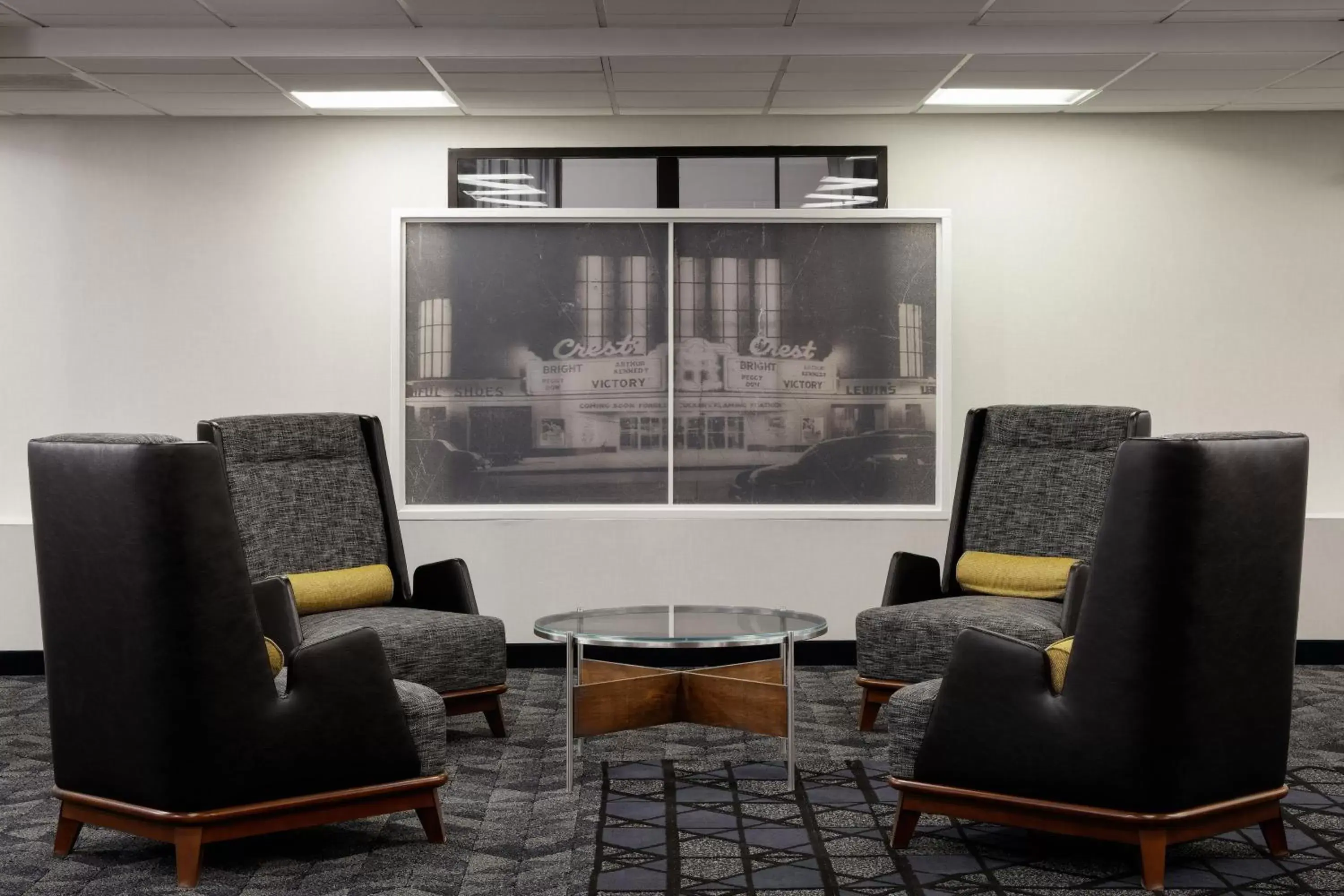 Lounge or bar, Seating Area in Courtyard by Marriott Wichita at Old Town