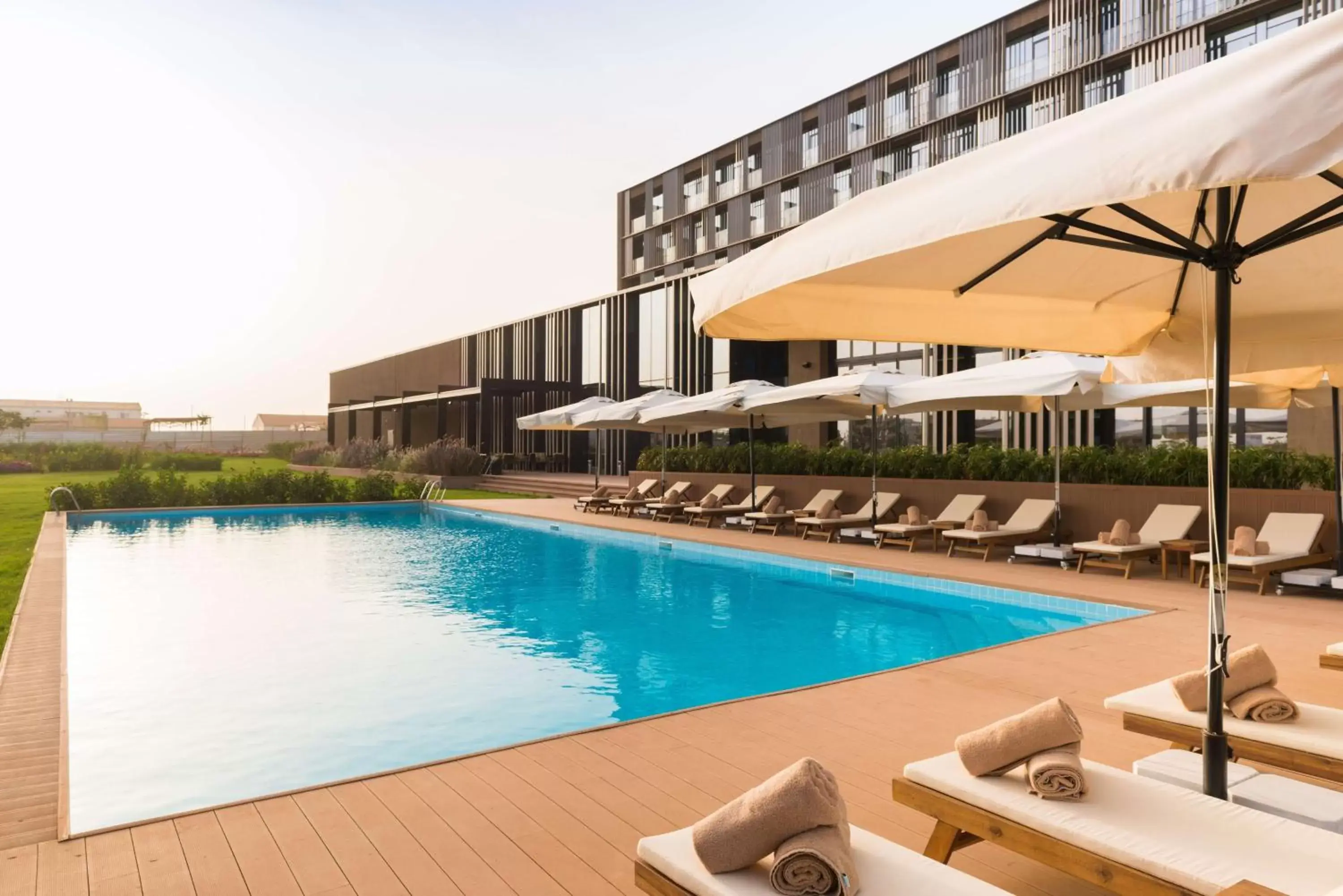 Activities, Swimming Pool in Radisson Hotel Dakar Diamniadio