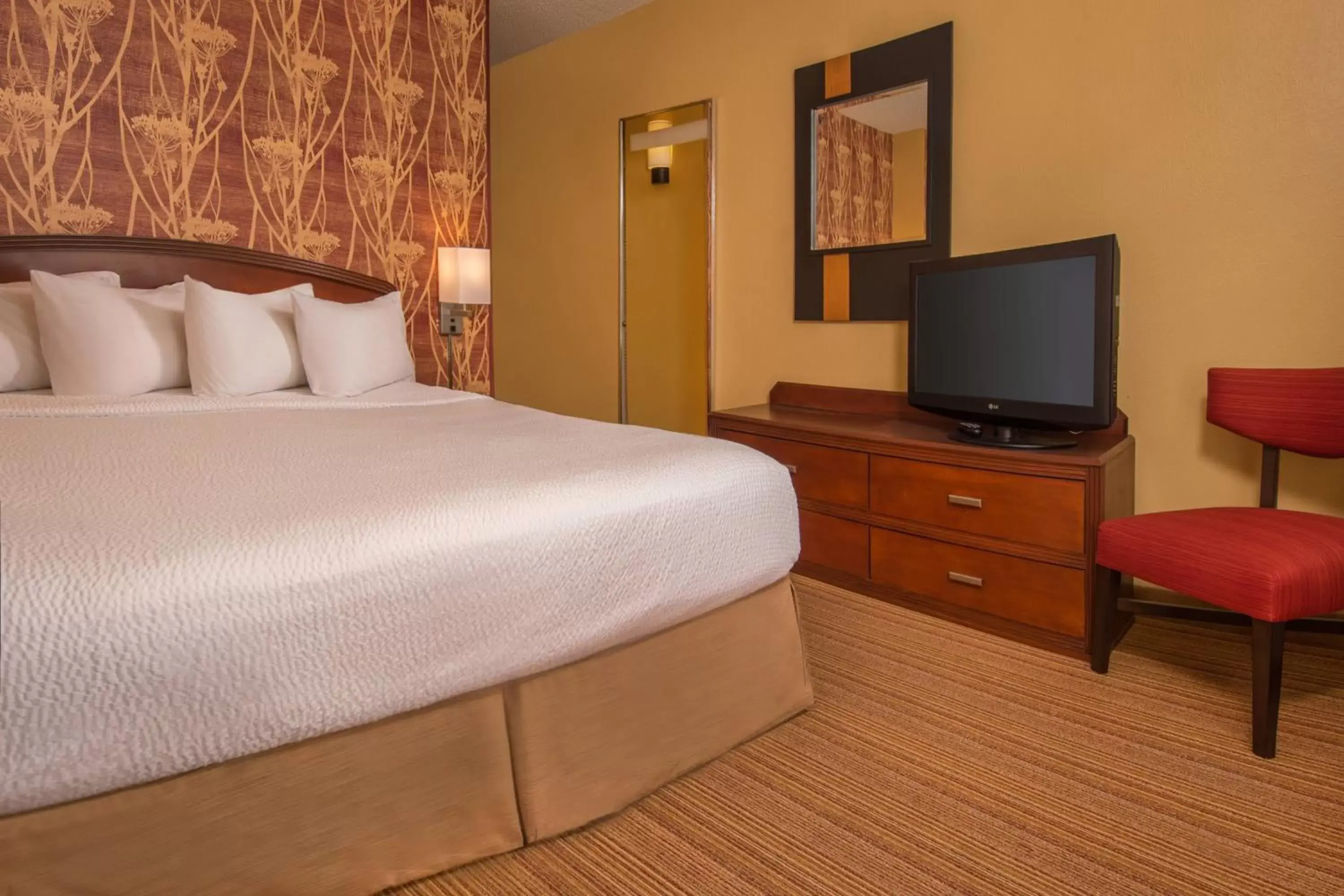 Bedroom, Bed in Courtyard by Marriott North Charleston Airport Coliseum