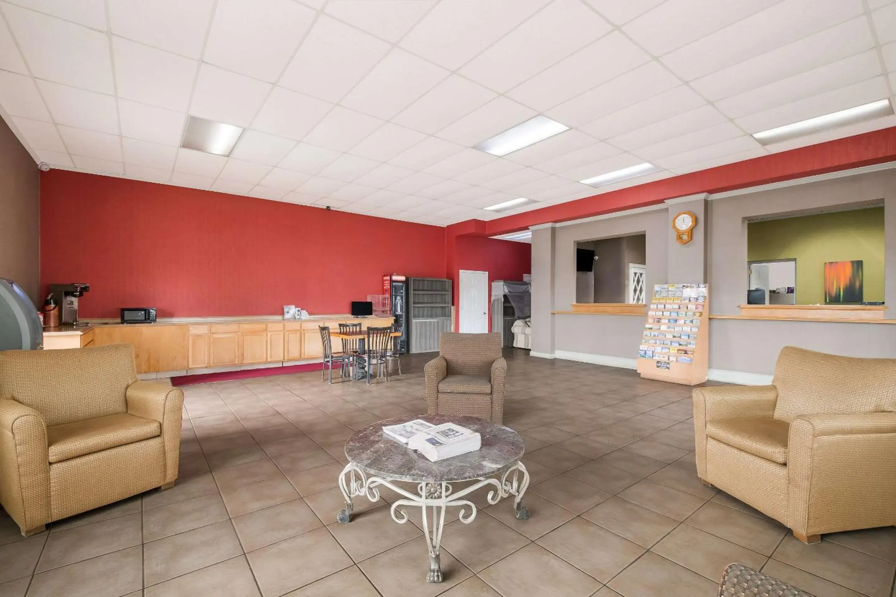 Lobby or reception in Suburban Studios Cleveland Central Lobby or reception in Suburban Studios Cleveland Central