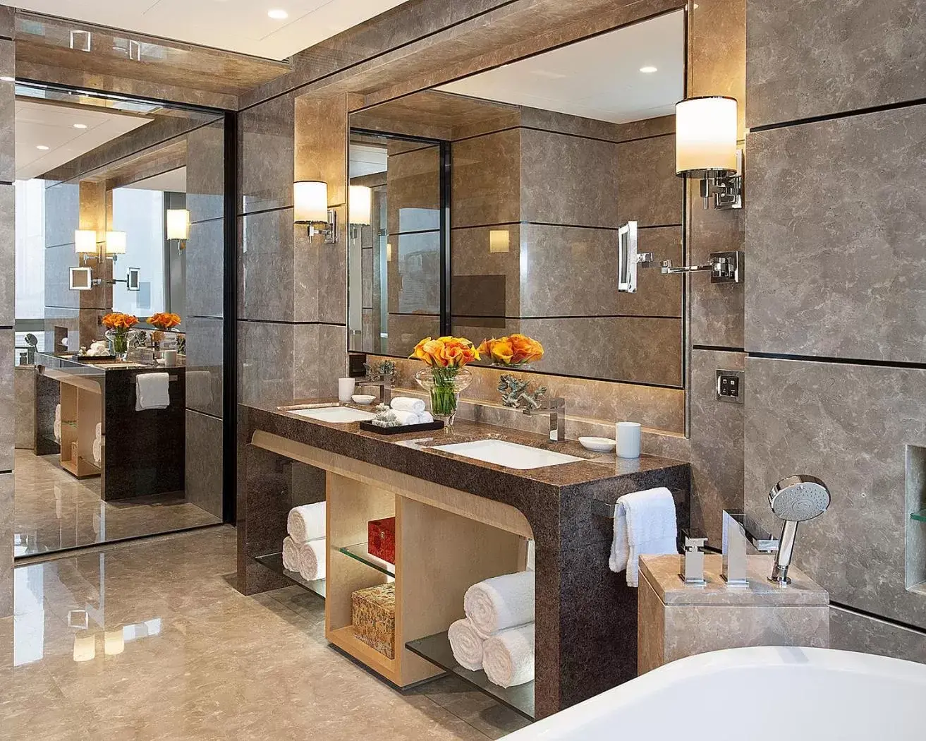 Bathroom in Four Seasons Hotel Shenzhen