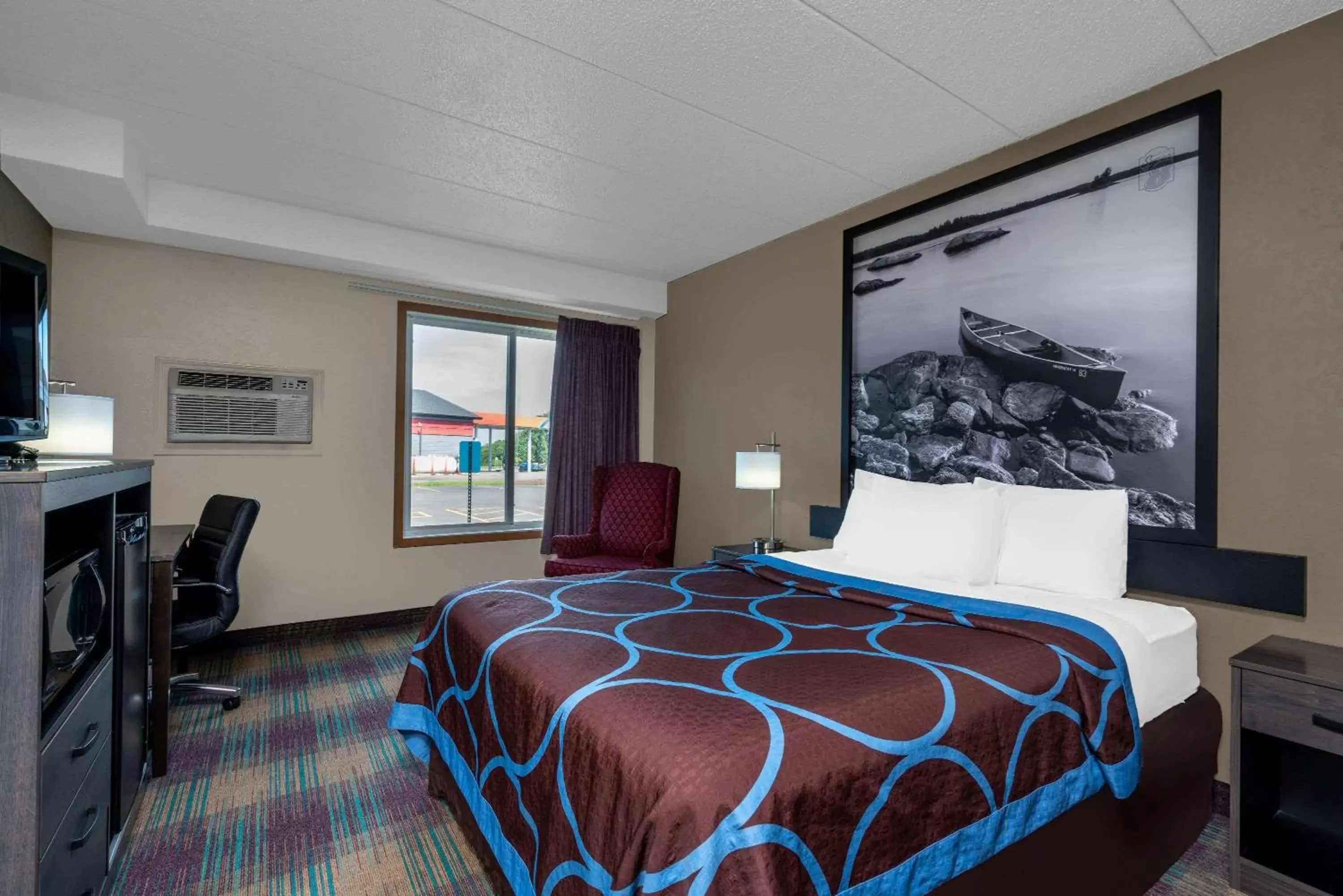 Photo of the whole room, Bed in Super 8 by Wyndham Glenwood