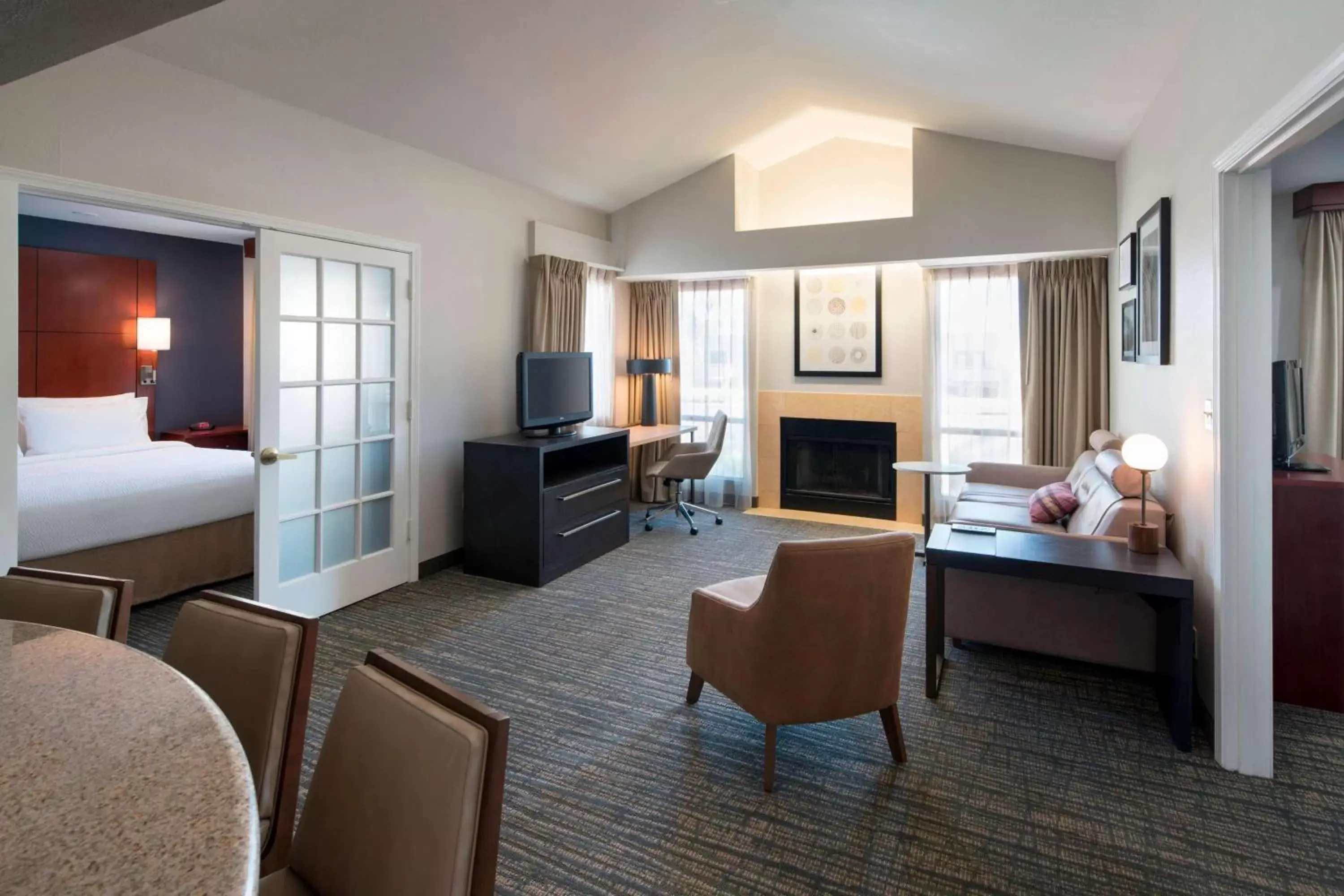 Living room, Seating Area in Sonesta ES Suites Scottsdale Paradise Valley