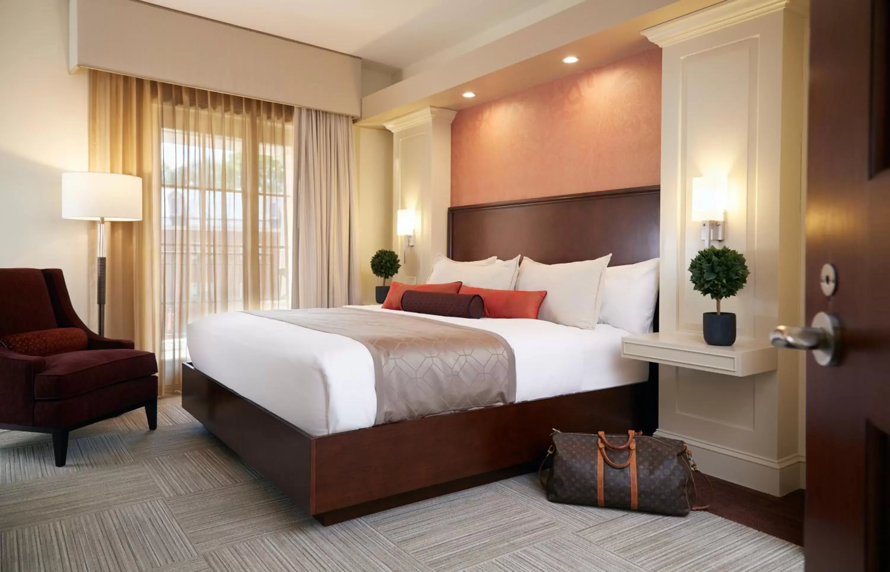 King Suite in Rizzo Center, a Destination by Hyatt Hotel
