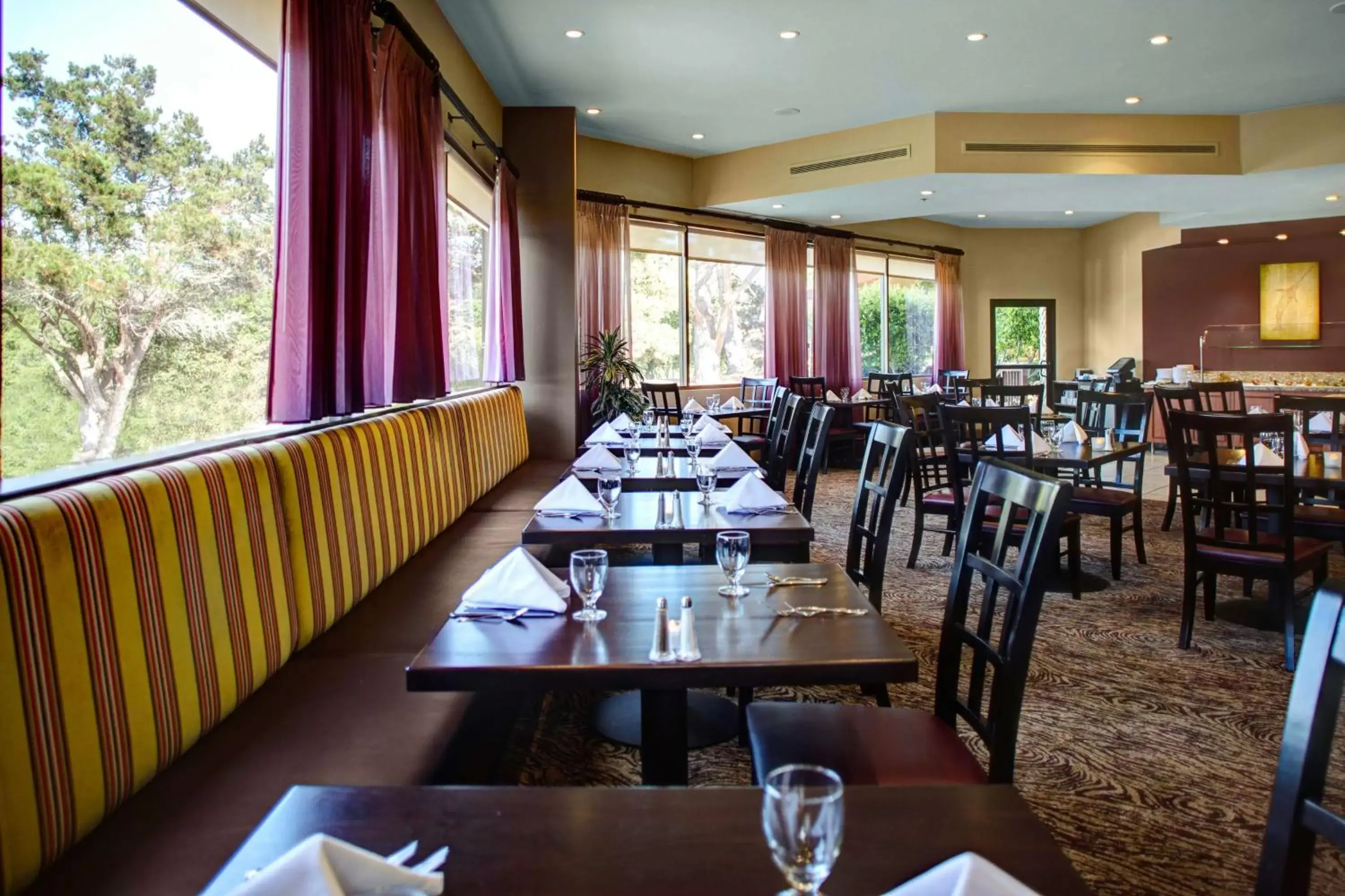 Restaurant/Places to Eat in Hilton Garden Inn Monterey