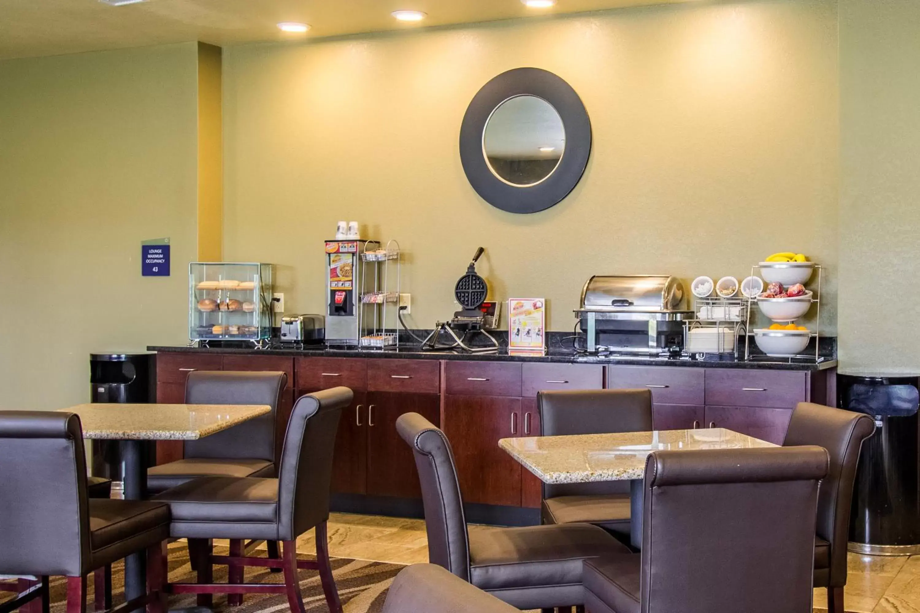 Buffet breakfast in Cobblestone Hotel & Suites - Orrville Buffet breakfast in Cobblestone Hotel & Suites - Orrville