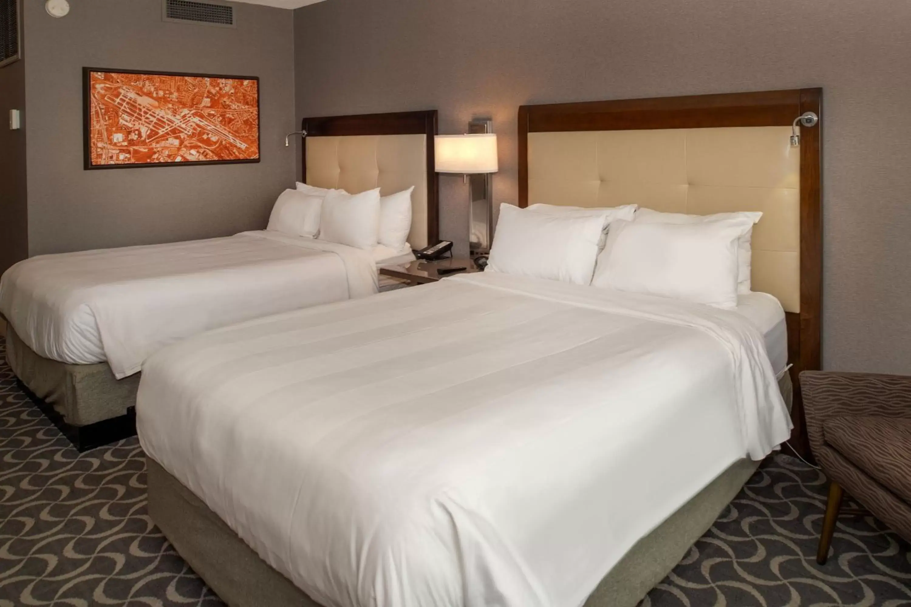 Photo of the whole room, Bed in Marriott St. Louis Airport