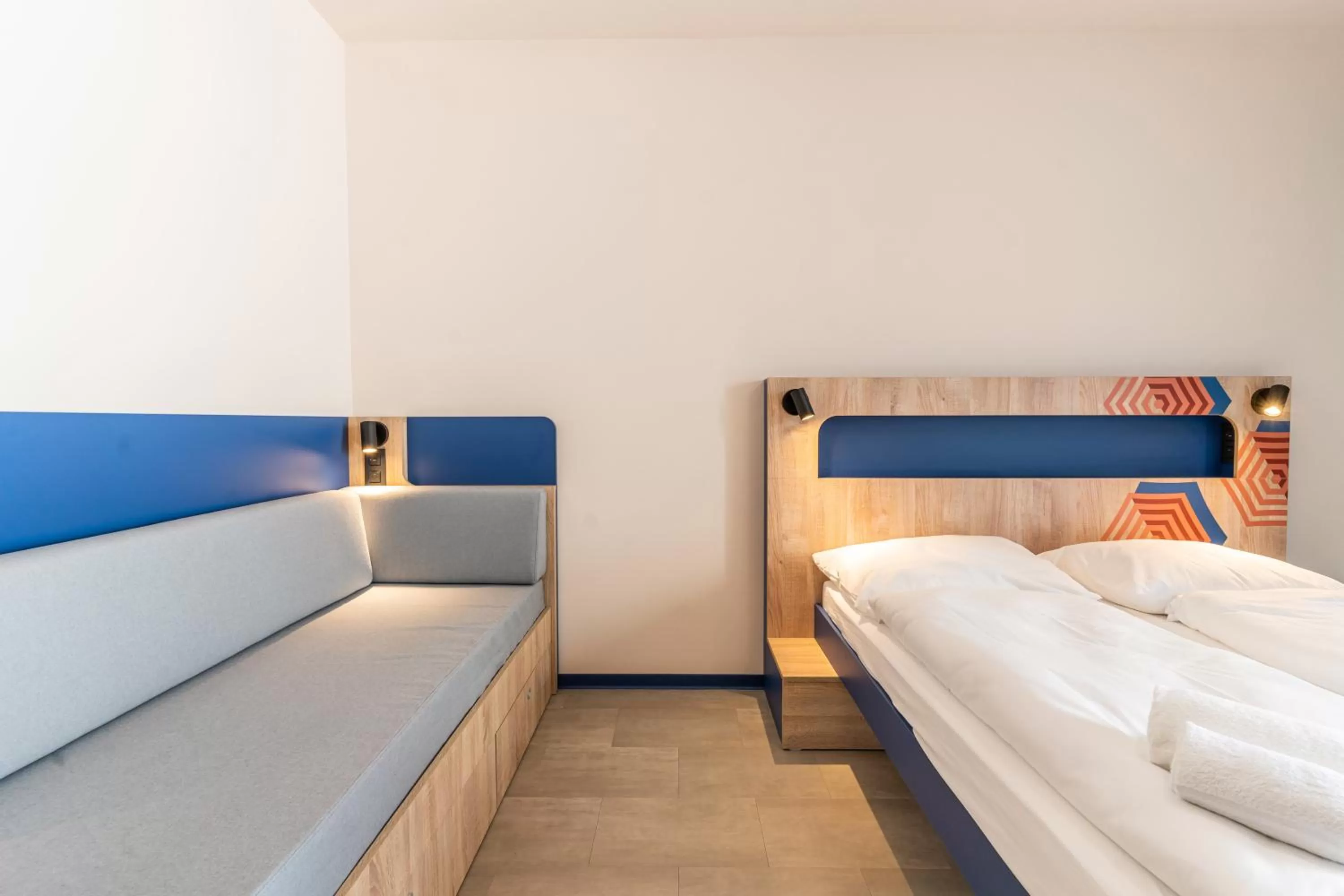 Bedroom, Bed in MEININGER Marseille Centre la Joliette