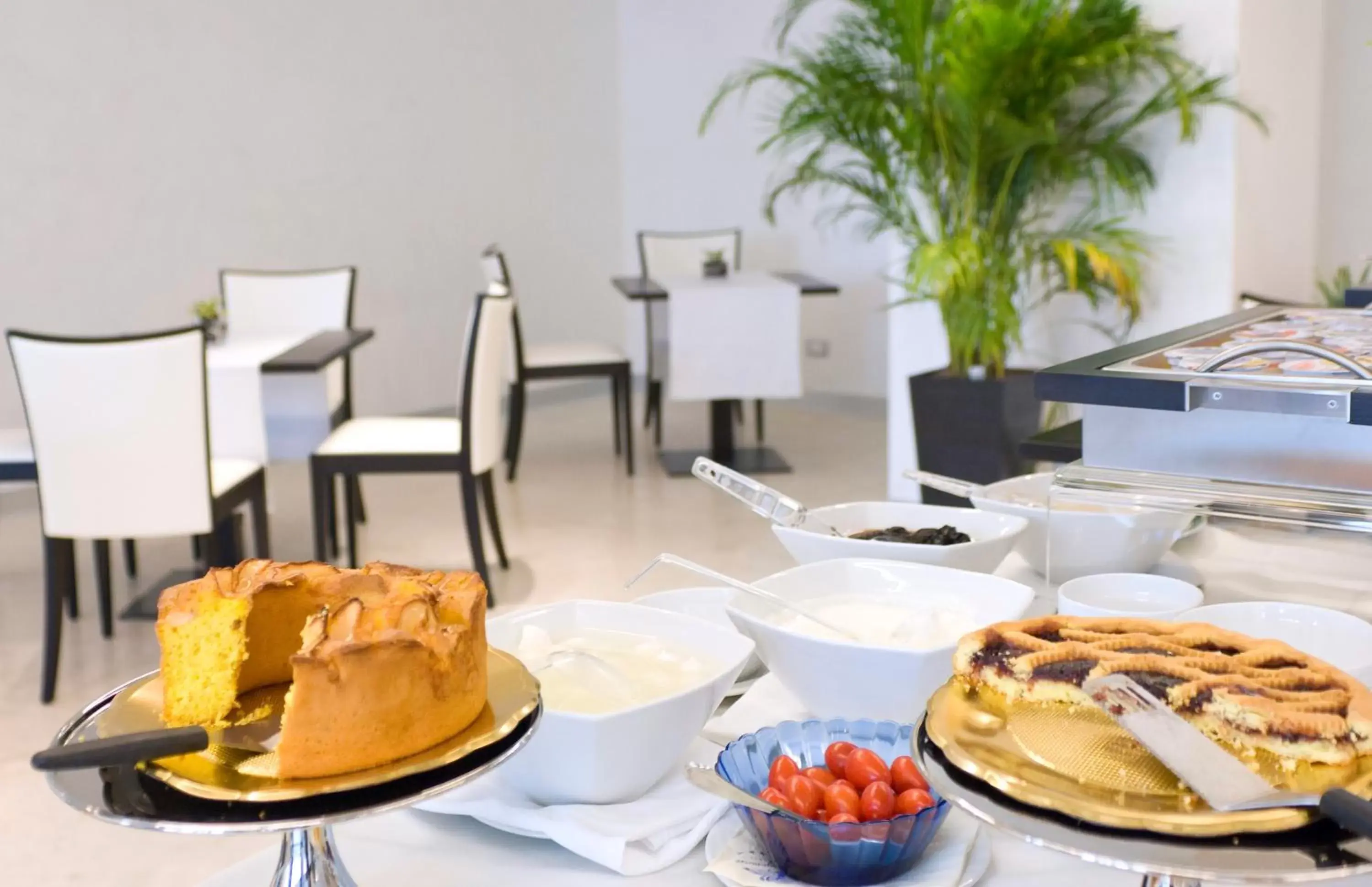 Restaurant/places to eat in Mercure Rimini Lungomare