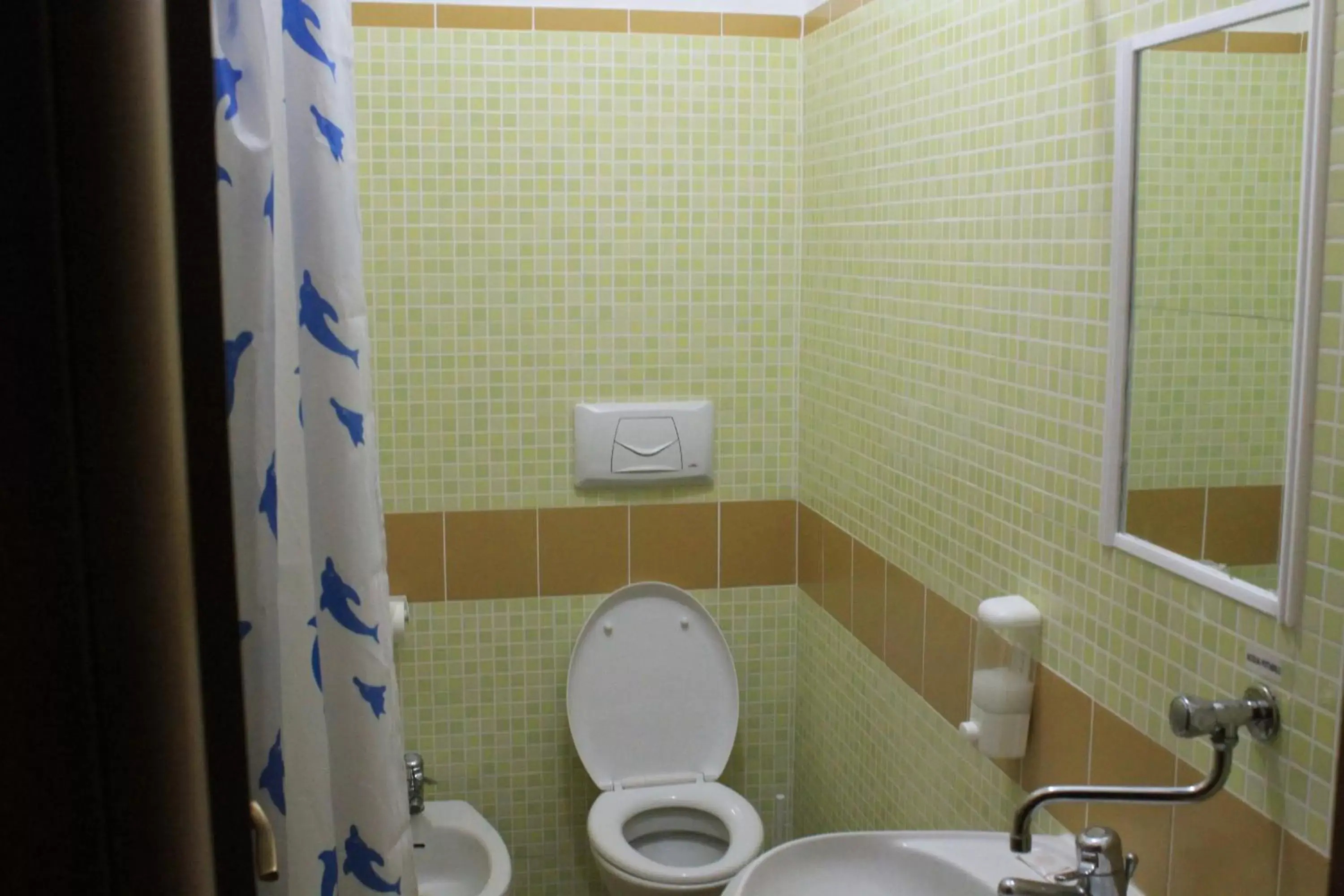Bathroom in B&B Palazzo Manfredi Vieste vista mare con Parcheggio