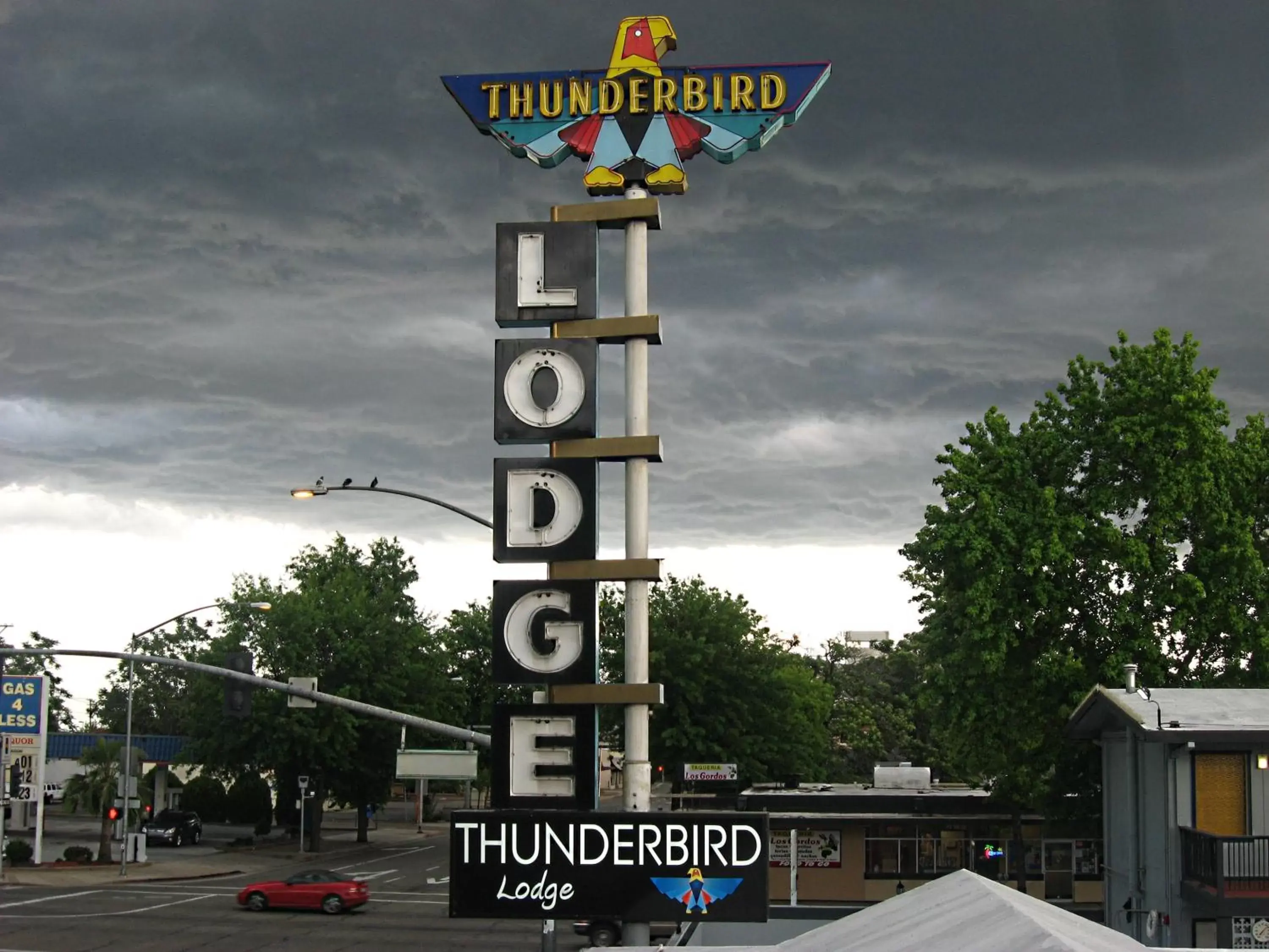 Facade/entrance, Property Logo/Sign in Thunderbird Lodge