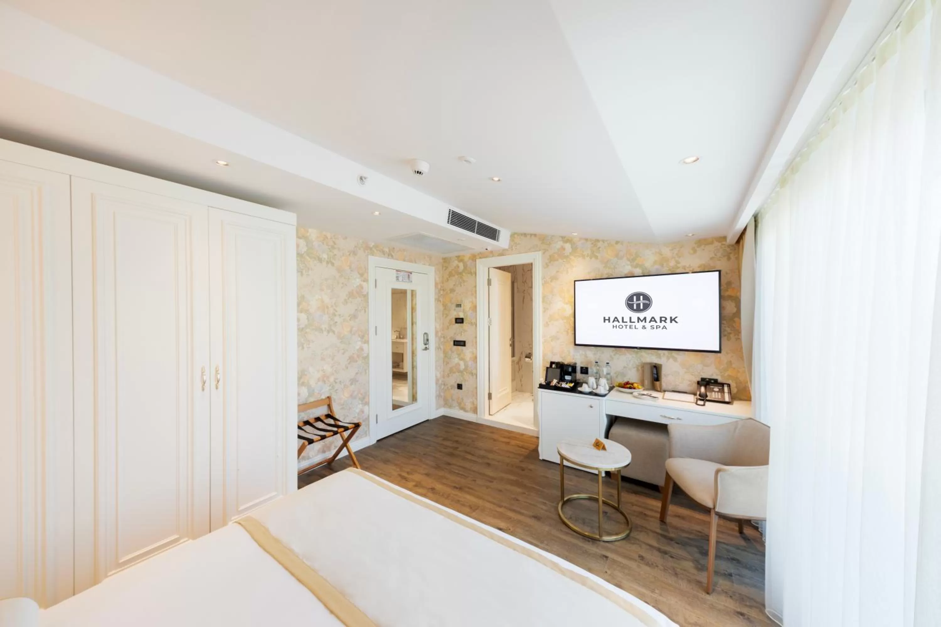 Bed in Hallmark Hotel & SPA Istanbul