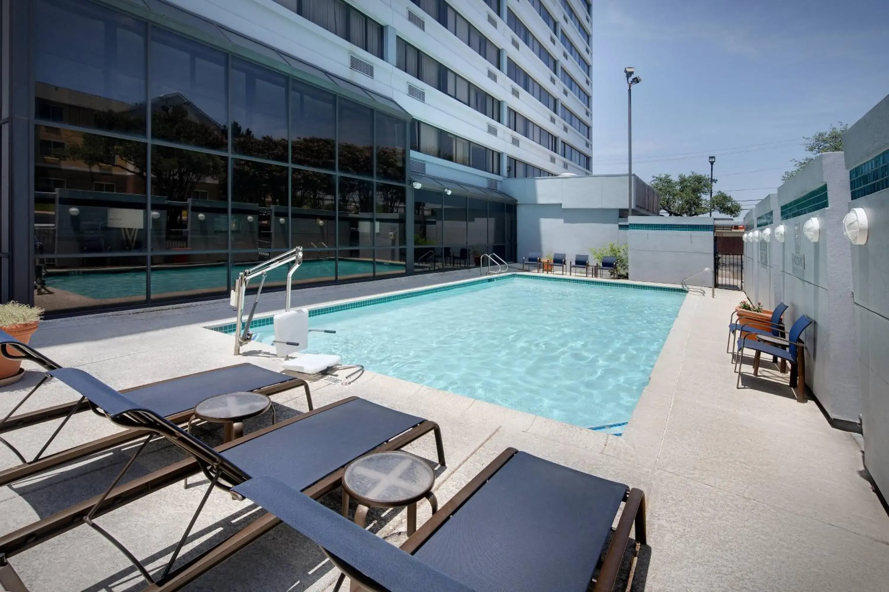 Swimming Pool in Courtyard Austin-University Area