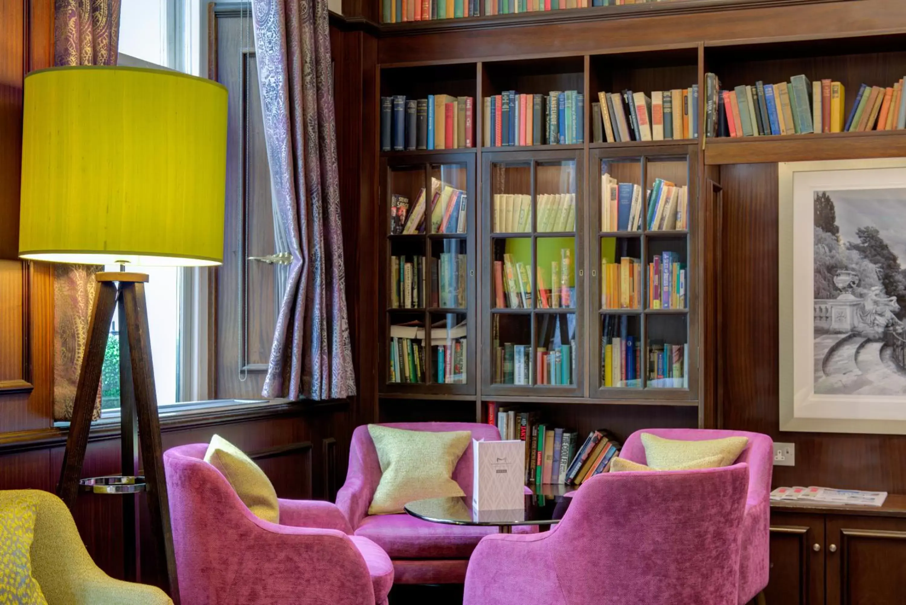 Lounge or bar, Library in Best Western Mornington Hotel Hyde Park
