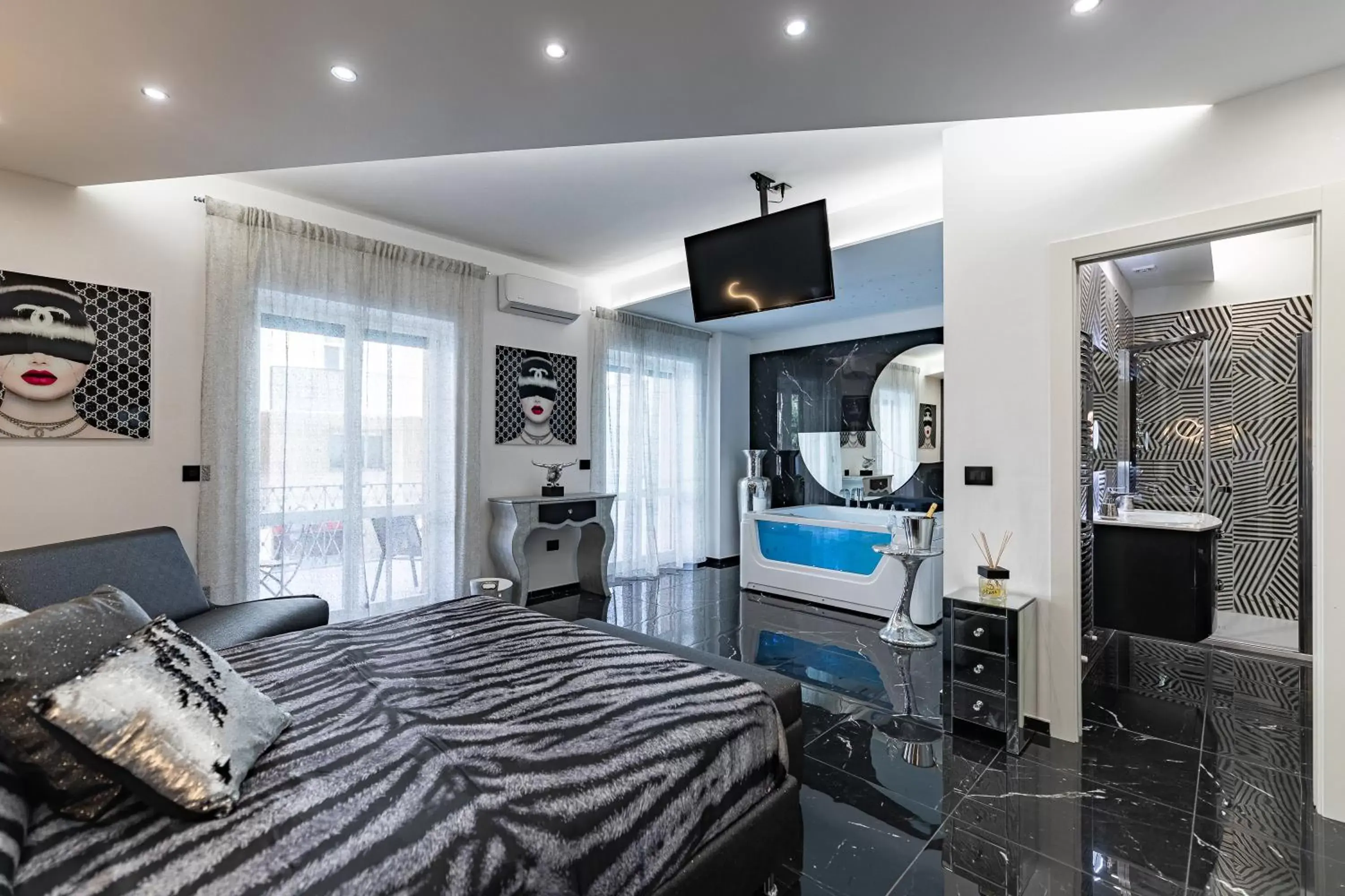 TV/Entertainment Center in Prezioso suites & rooms