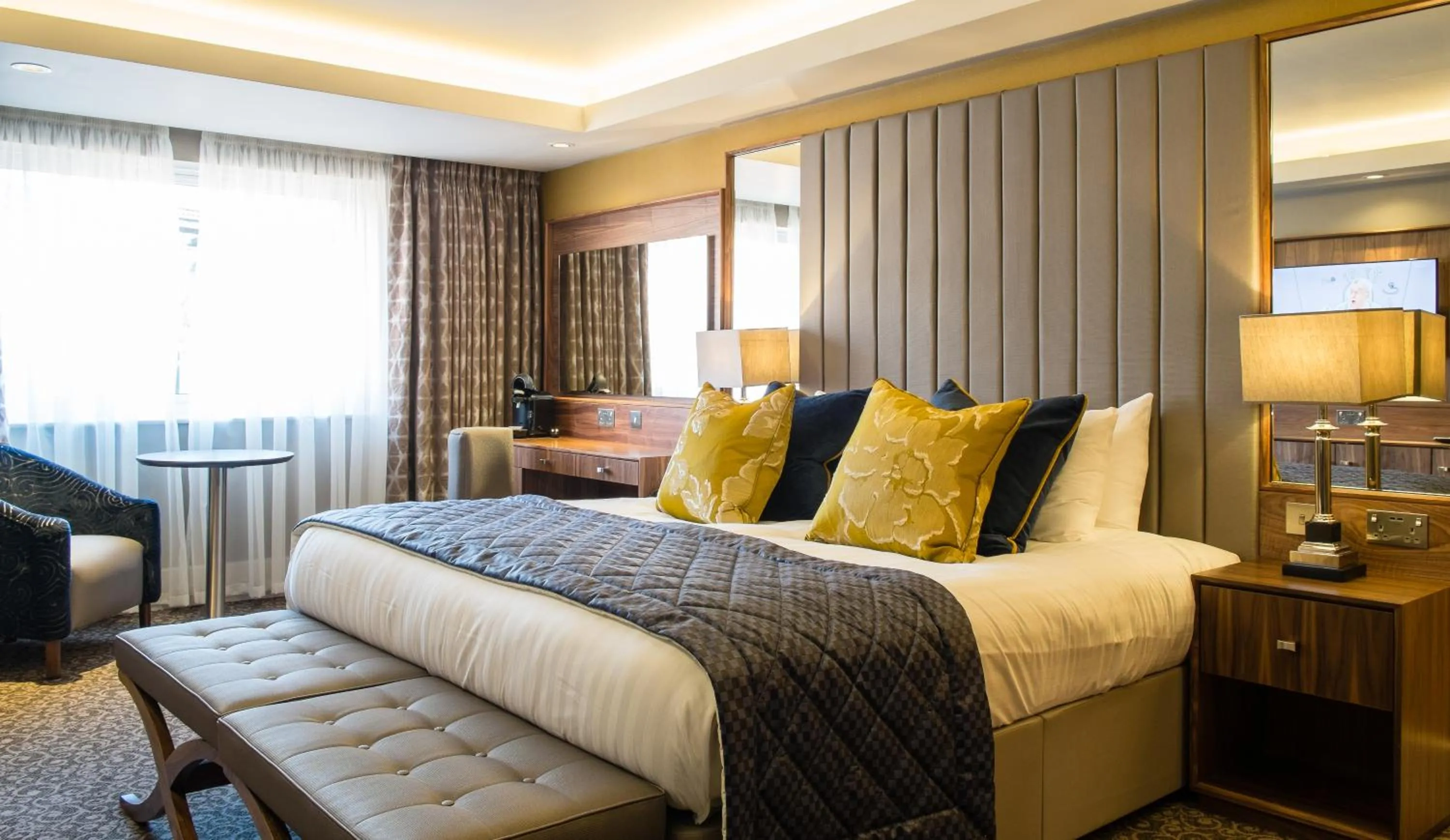 Bedroom, Bed in Lea Marston Hotel