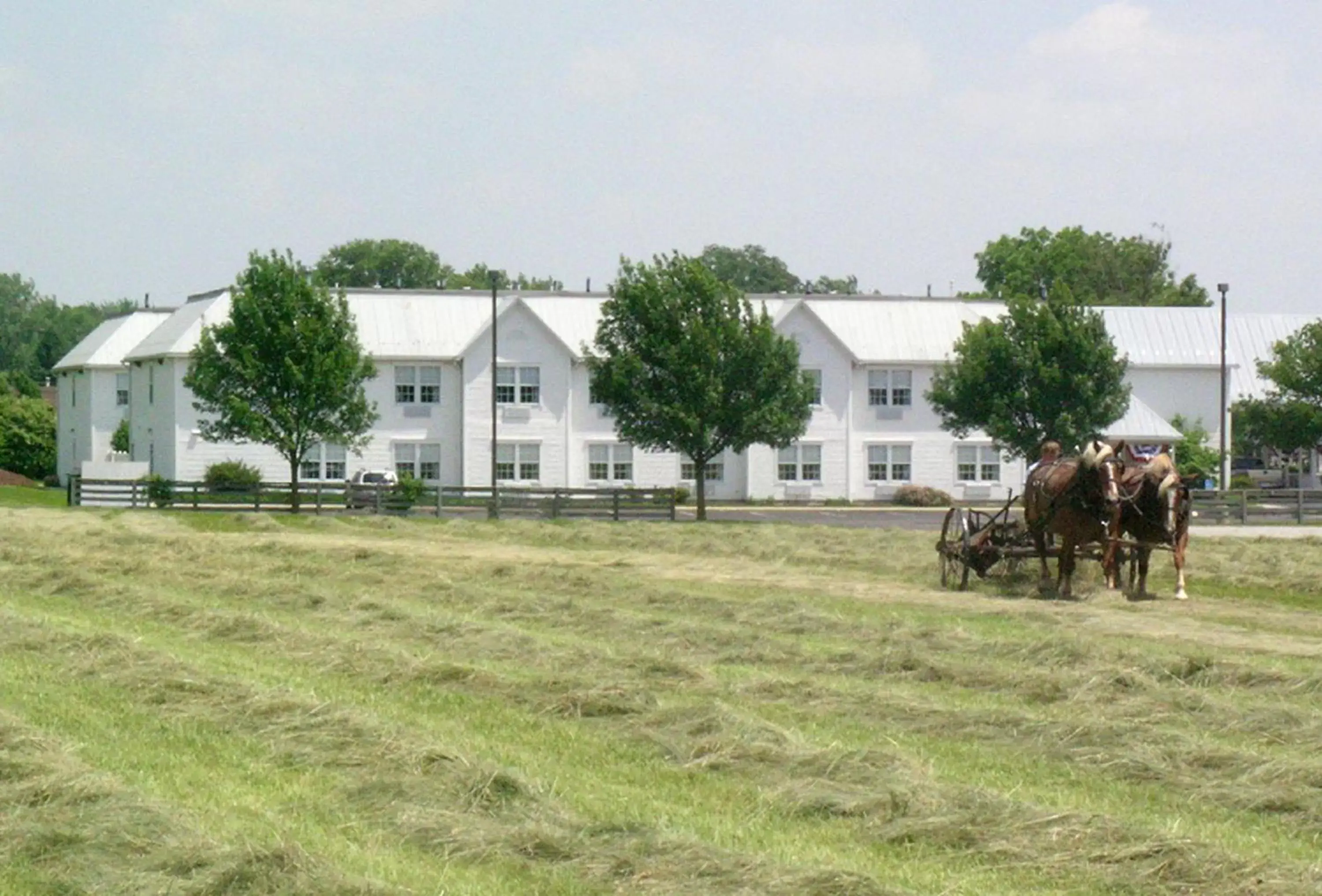 Facade/entrance, Property Building in Amish Inn