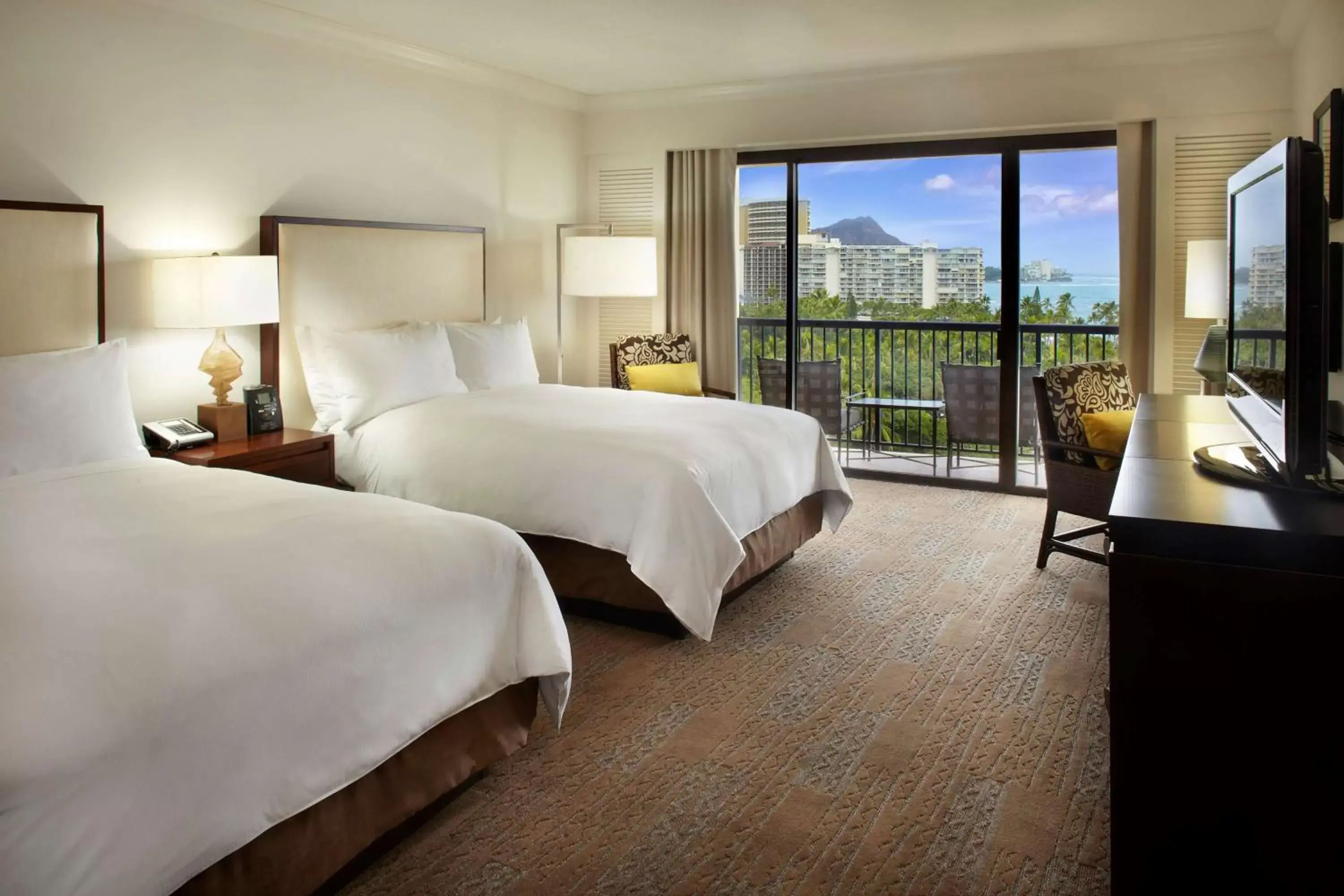 Bed in Hilton Hawaiian Village Waikiki Beach Resort