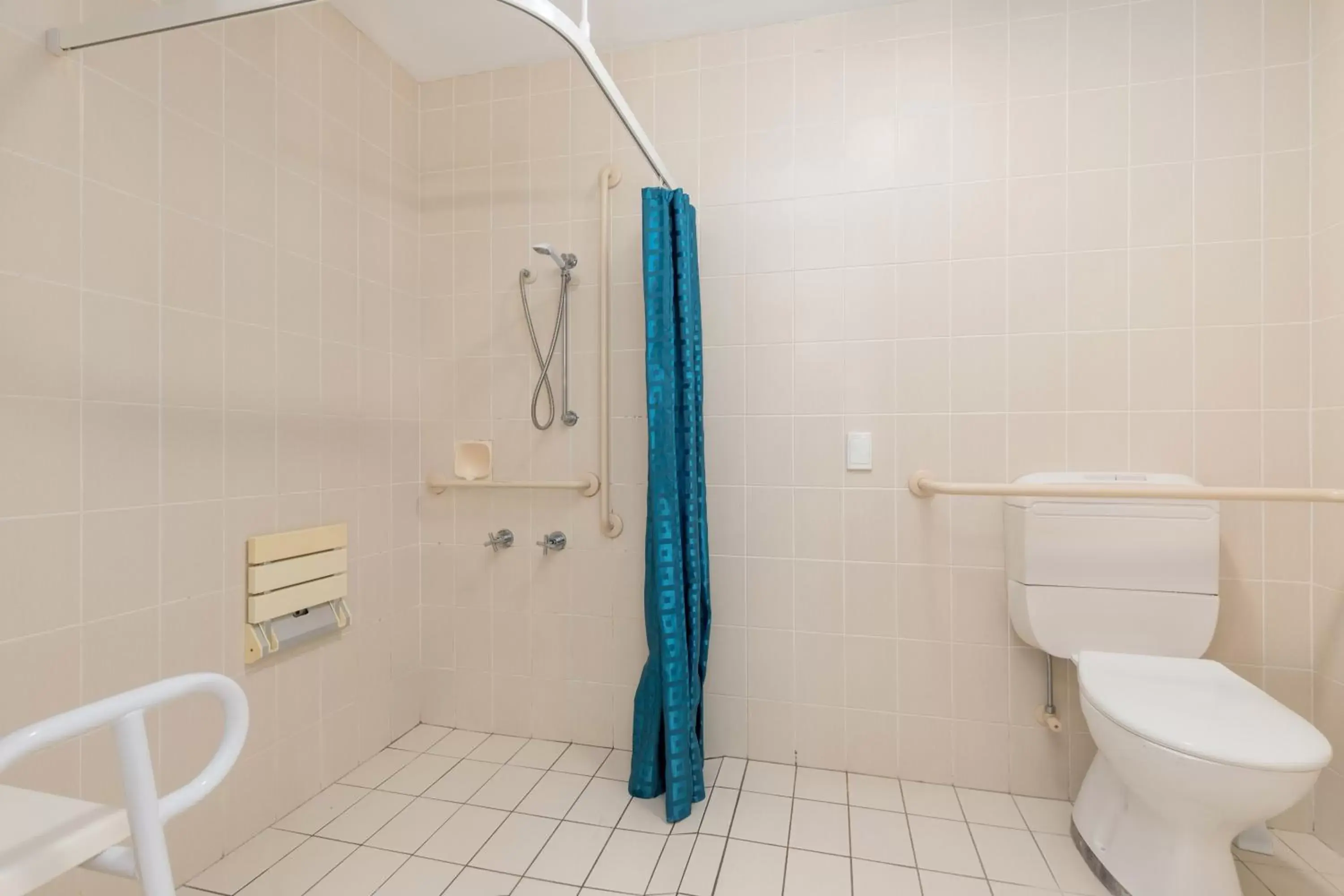 Shower, Bathroom in Charlesworth Bay Beach Resort