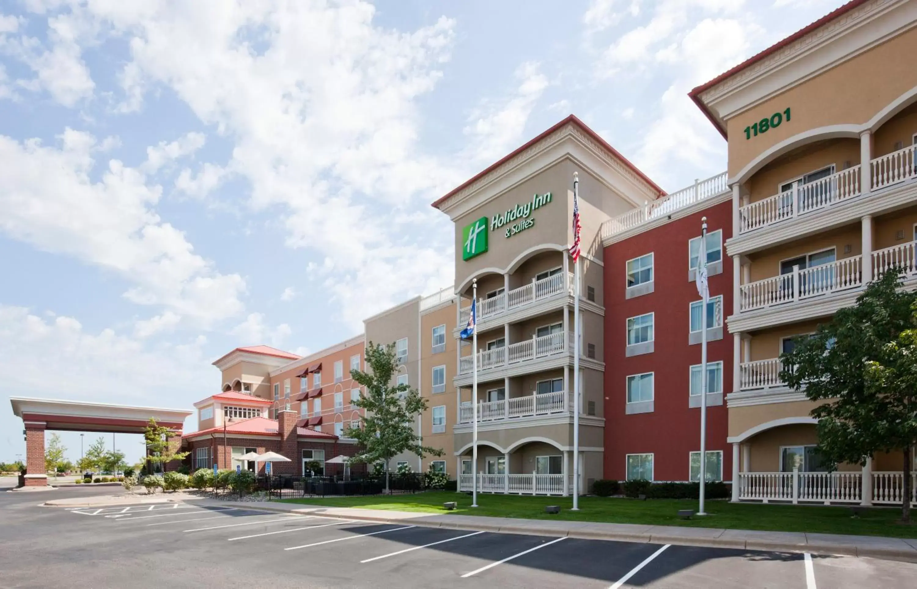 Property Building in Holiday Inn Hotel & Suites Maple Grove Northwest Minneapolis-Arbor Lakes, an IHG Hotel