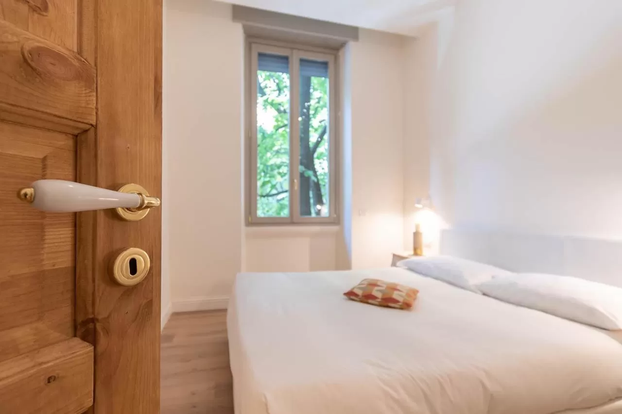 Bed in The Leoncino Hotel