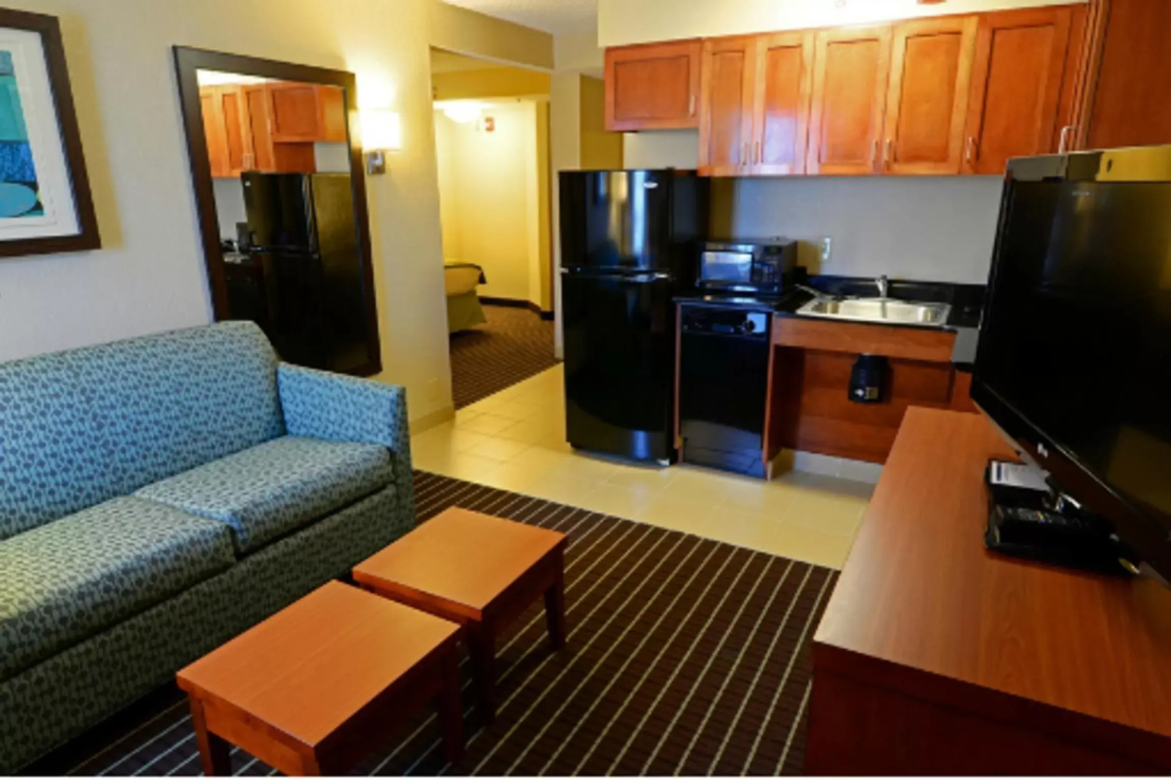 TV and multimedia, Kitchen/Kitchenette in Holiday Inn Express Hotels- Hampton, an IHG Hotel