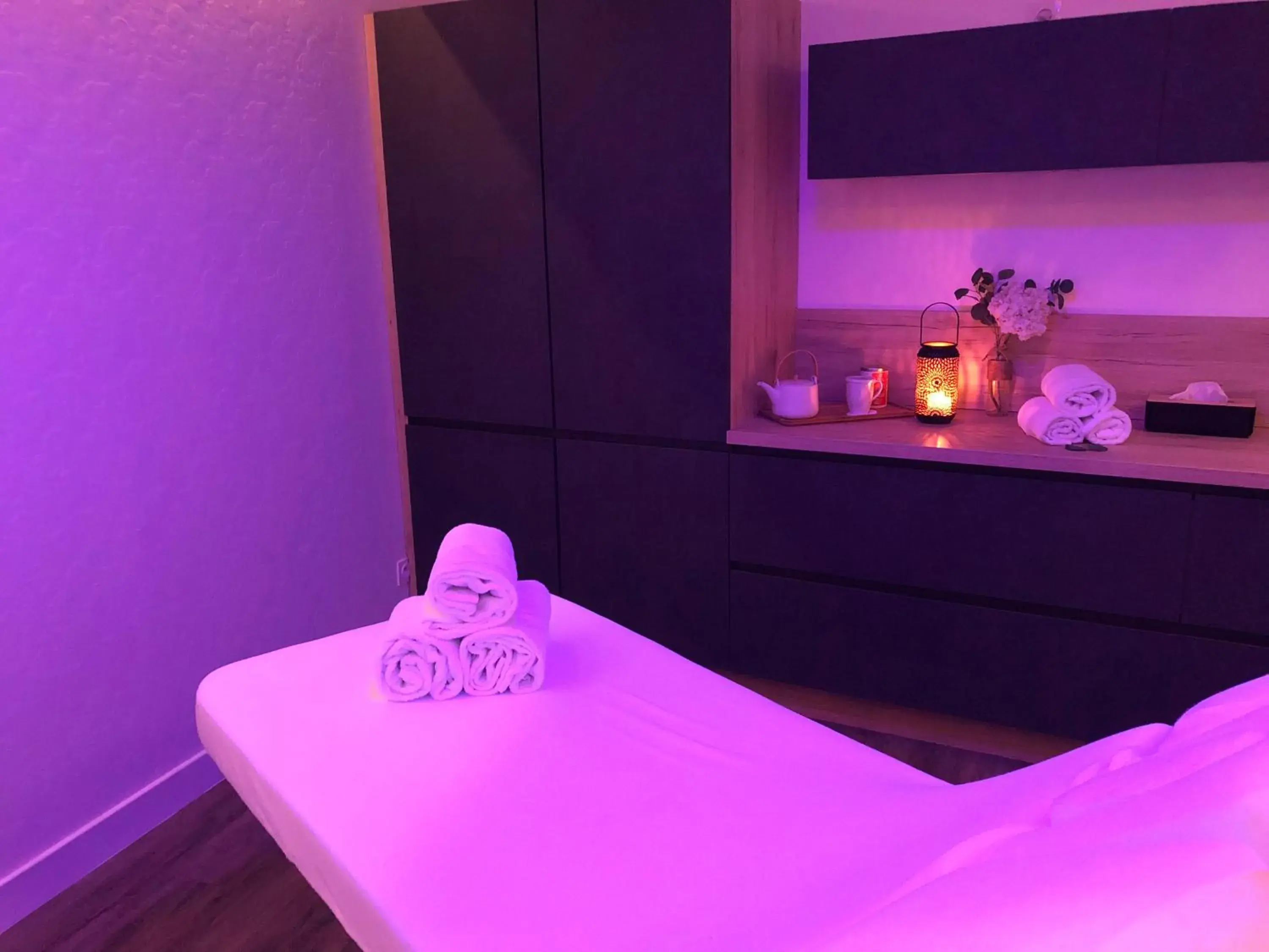 Spa and wellness centre/facilities, Spa/Wellness in The Originals Boutique, Grand Hotel Saint-Pierre, Aurillac (Qualys-Hotel)